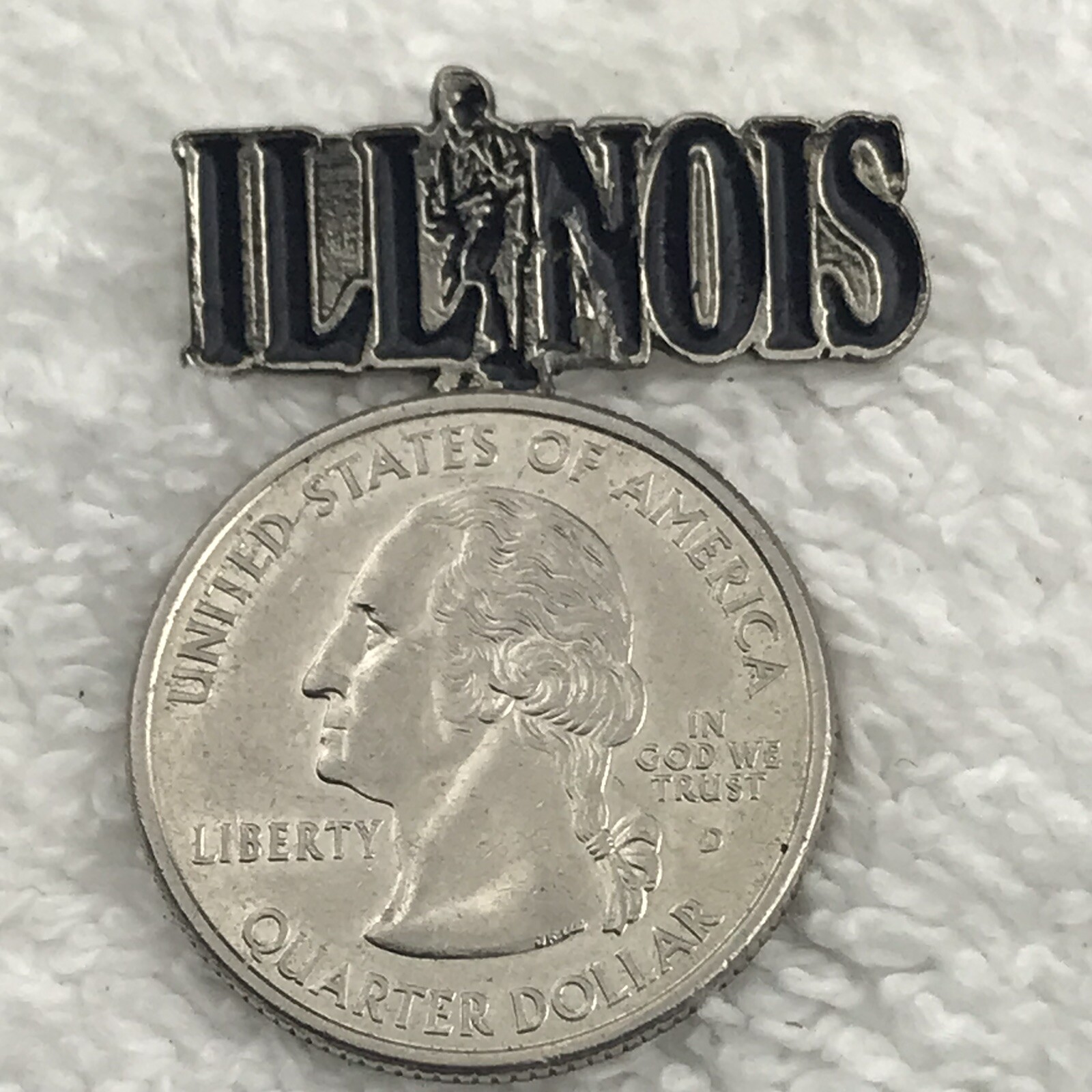 Illinois Pin Vintage Travel Souvenir