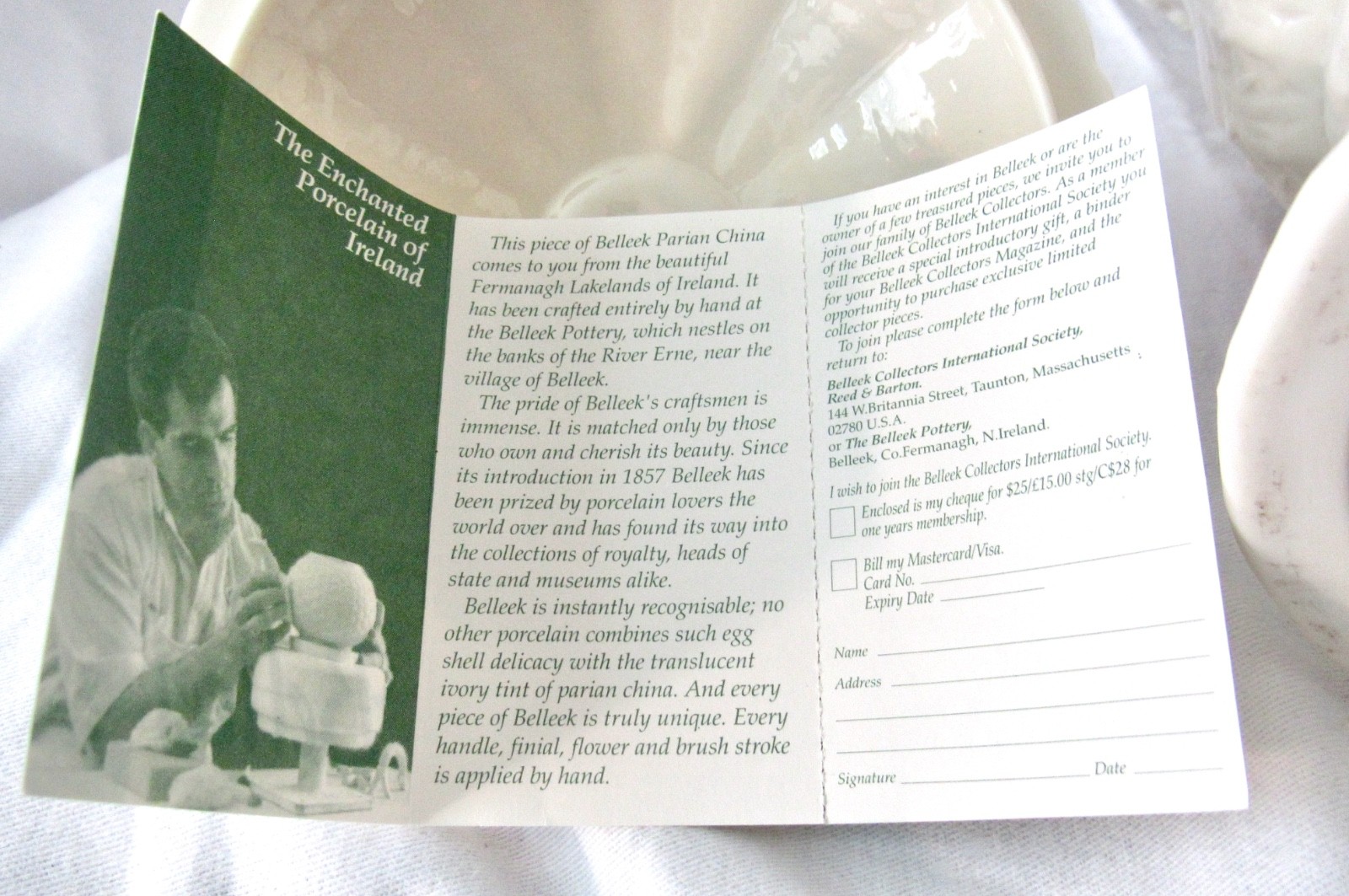 Belleek Ireland 1994 Irish America Business 100 Lidded Urn Trophy 12″ Pristine