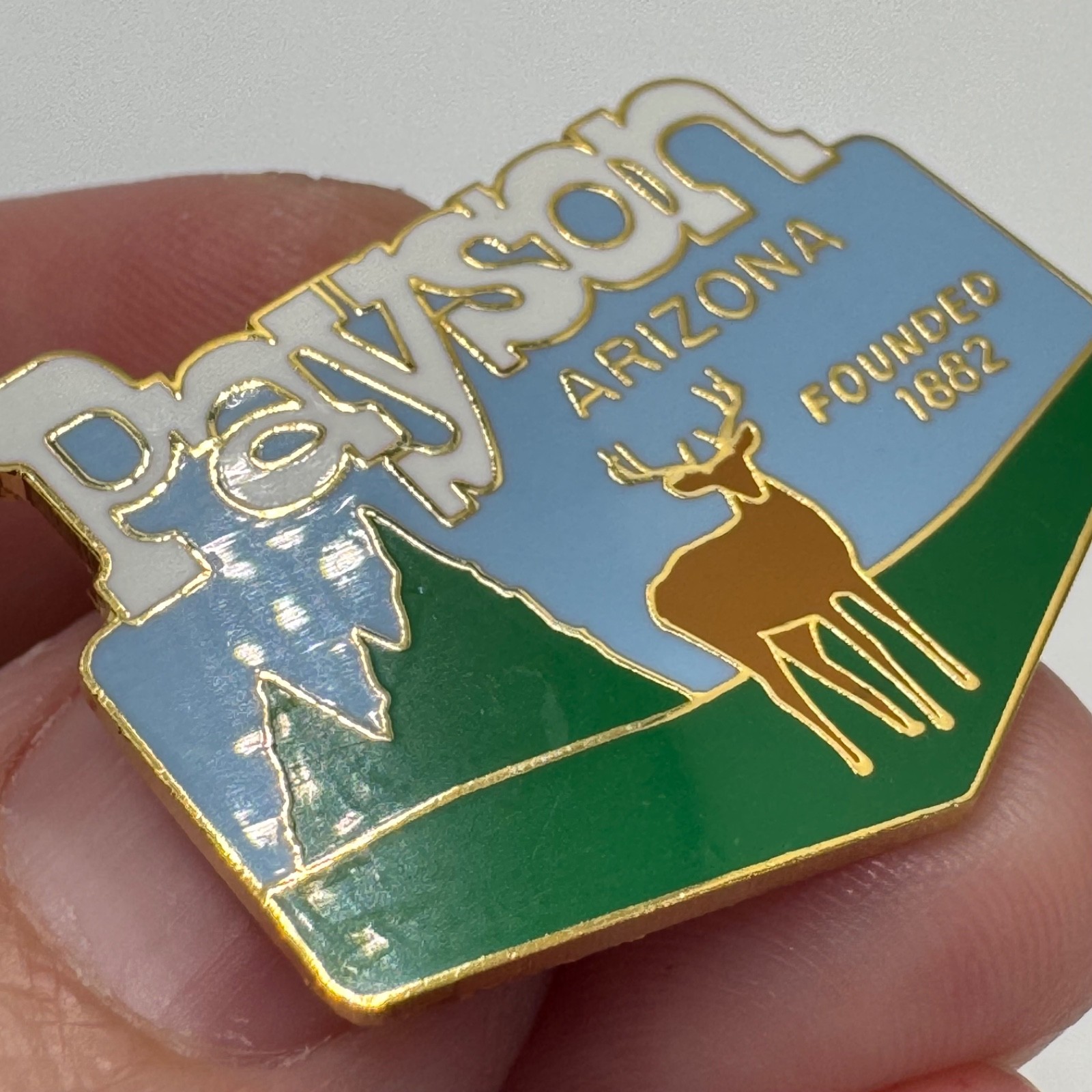 Payson Arizona Lapel Pin Founded 1882 Deer Scene Souvenir Tourist Enamel