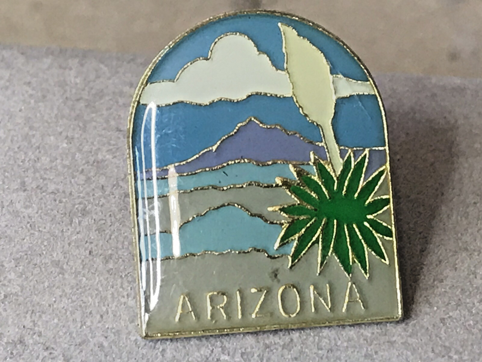 State of Arizona Tourist Travel Souvenir Collector Pin