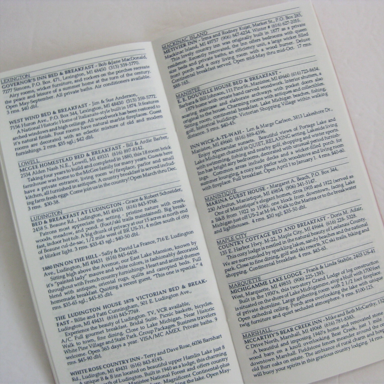 Yes! Michigan Bed & Breakfast Guide List of Inns Booklet Reference Vintage 1980s