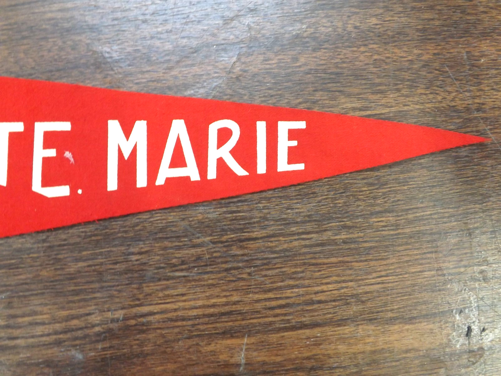 VINTAGE 1960s SAULT STE. MARIE CANADA PENNANT PRETTY BANNER 24″ SOO LOCKS