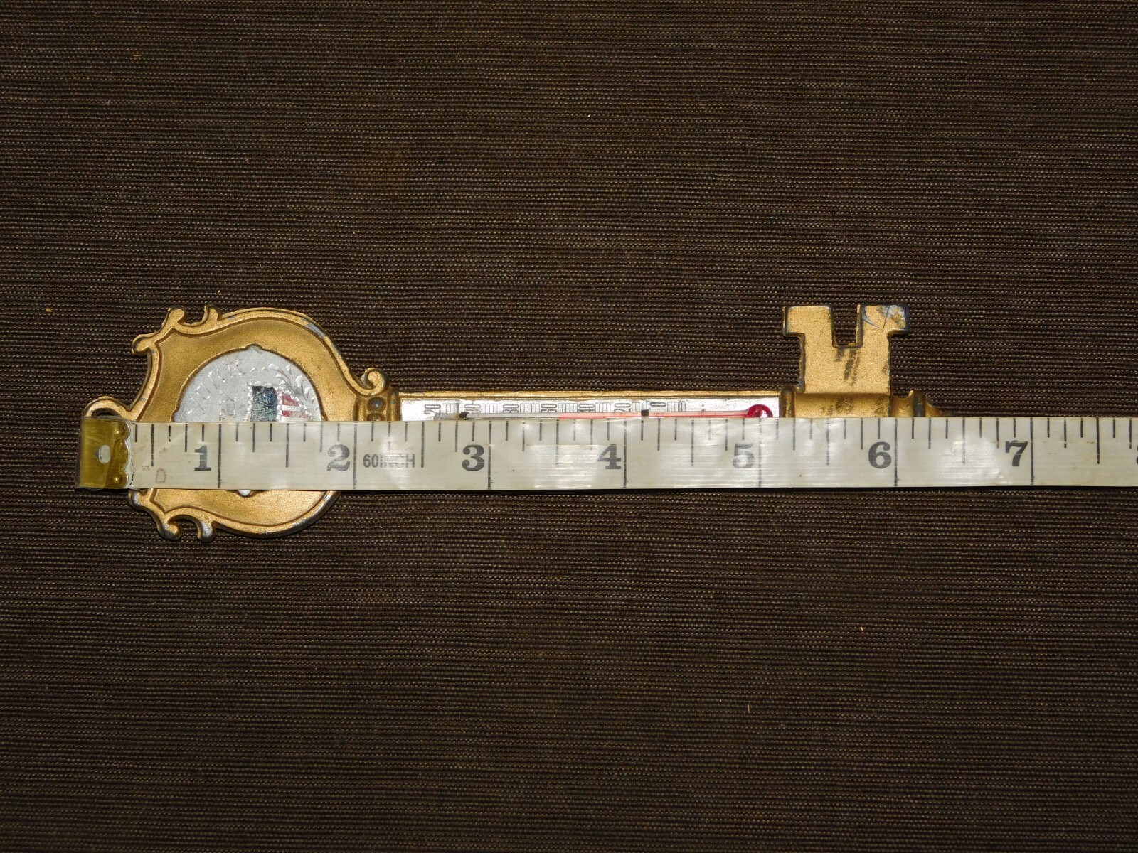 VINTAGE 6 1/2″ HIGH SOUVENIR KEY NEW YORK CITY METAL THERMOMETER