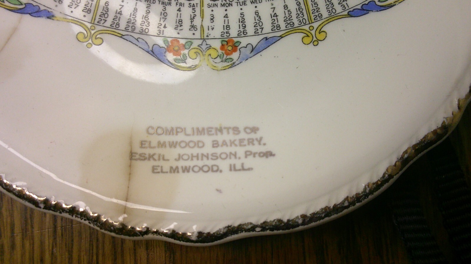 souvenir plate from Elmwood Ill. Eskil Johnson Bakery calendar plate 1929 Z87
