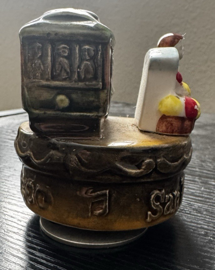 Vintage San Fransico Cable Car Flower Seller Music Box Souvenir Japan Working