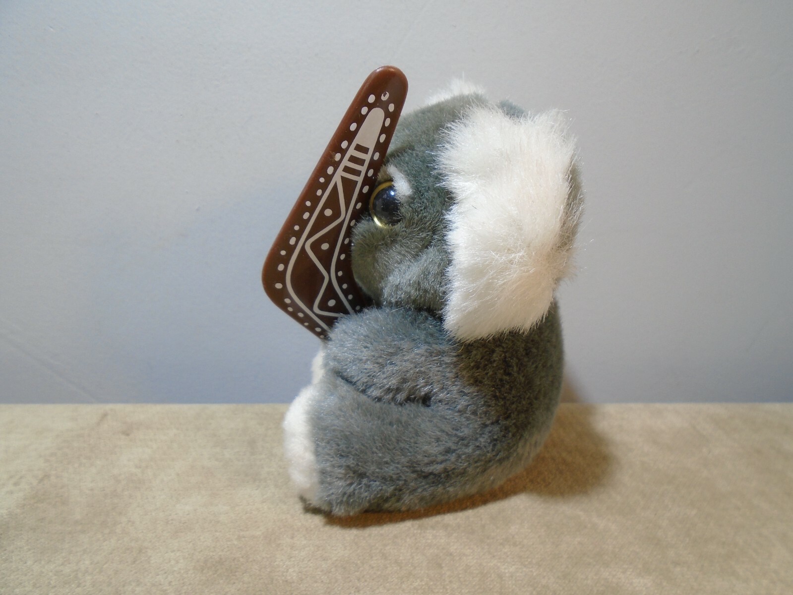 KOALA BEAR HOLDING A BOOMERANG 4” PLUSH UNBRANDED (MA722)