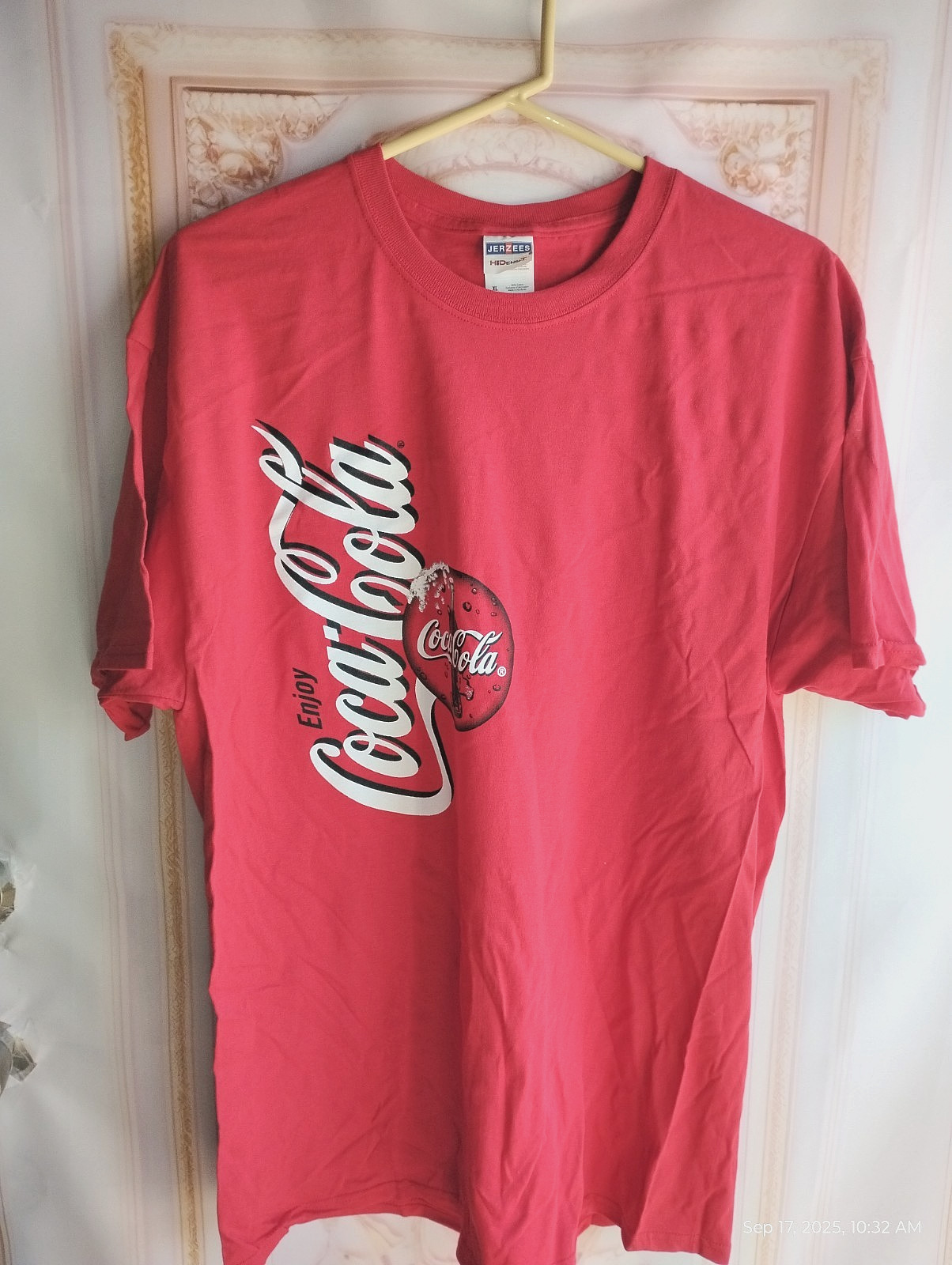 XL ENJOY COCA COLA RED T-SHIRT. 100% Cotton Unisex