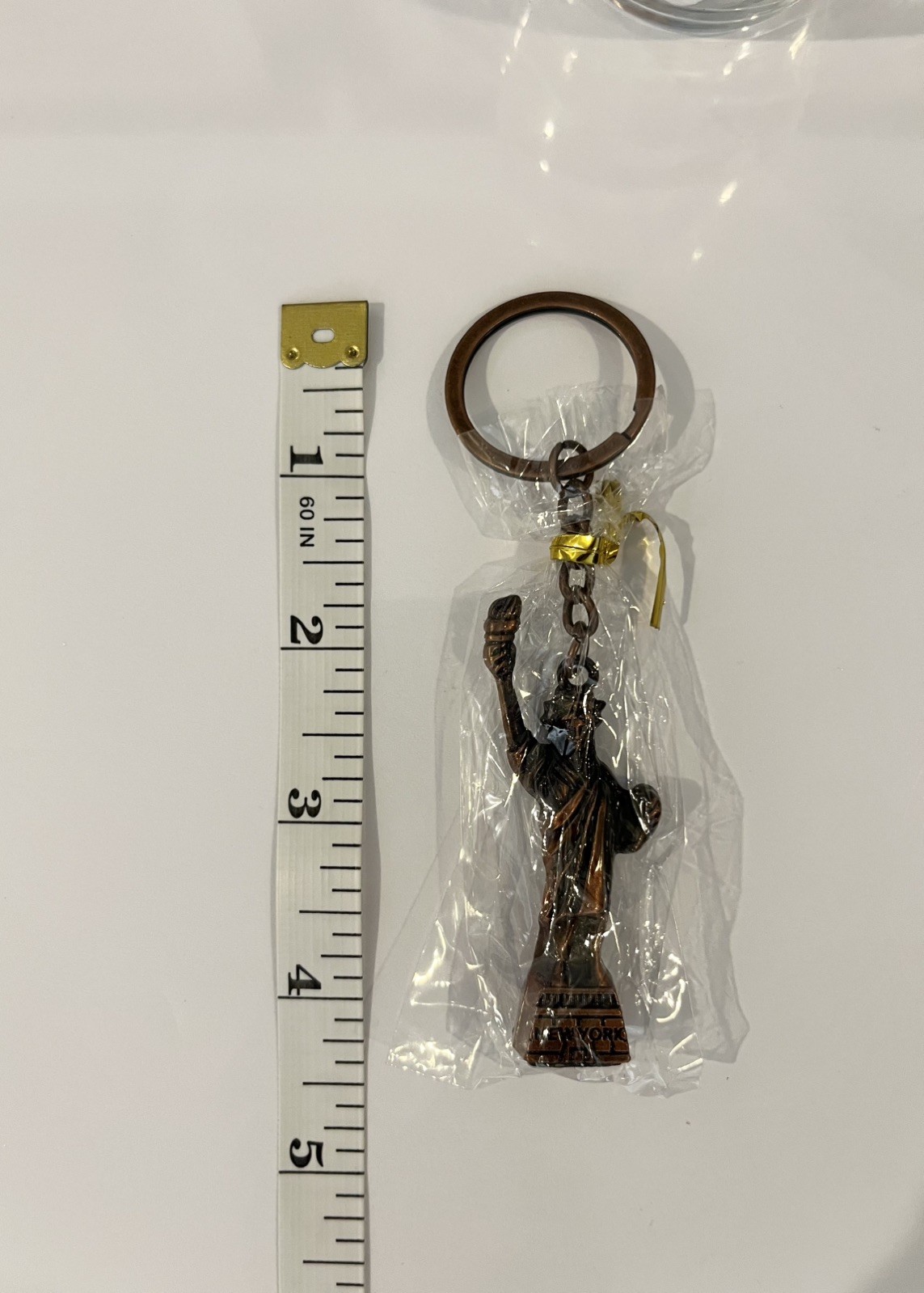 Statue of Liberty Keychain & NYC MetroCard Souvenir New York City (USA)