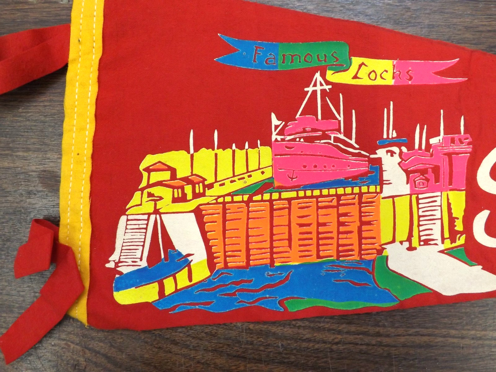 VINTAGE 1960s SAULT STE. MARIE CANADA PENNANT PRETTY BANNER 24″ SOO LOCKS