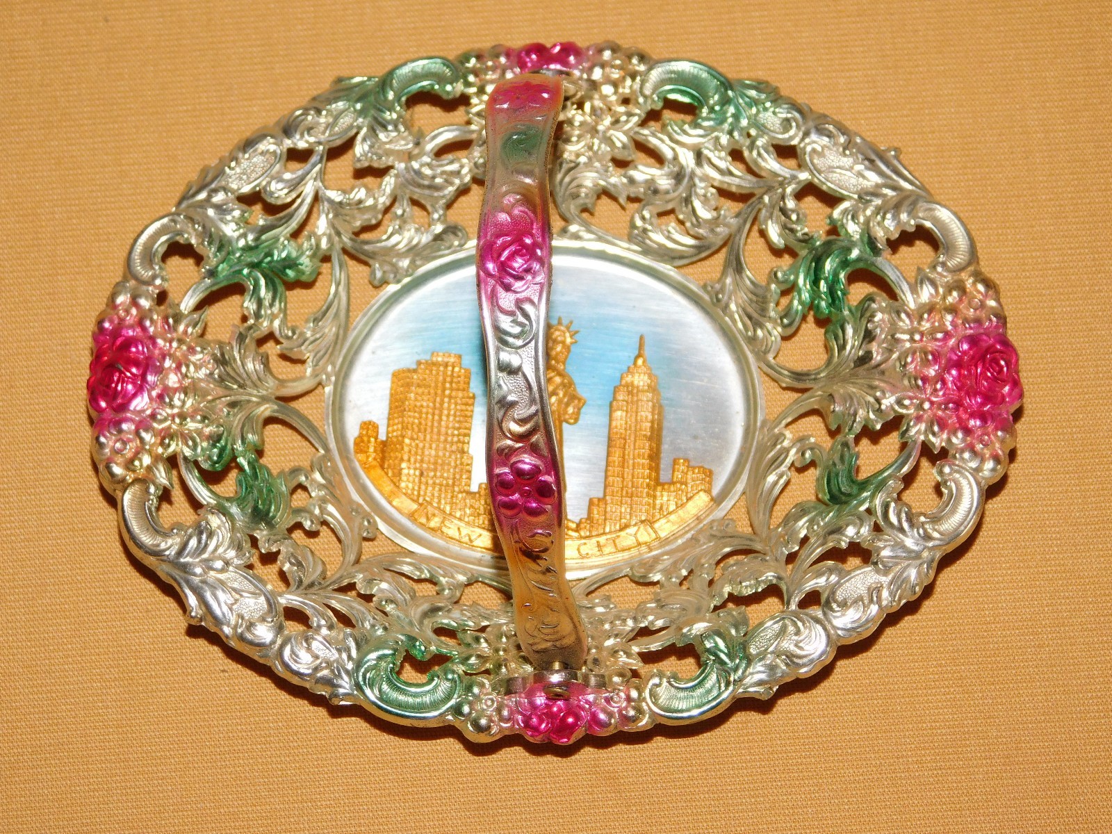 VINTAGE KT NEW YORK CITY STATUE OF LIBERTY EMPIRE STATE BLDG METAL HANDLED TRAY