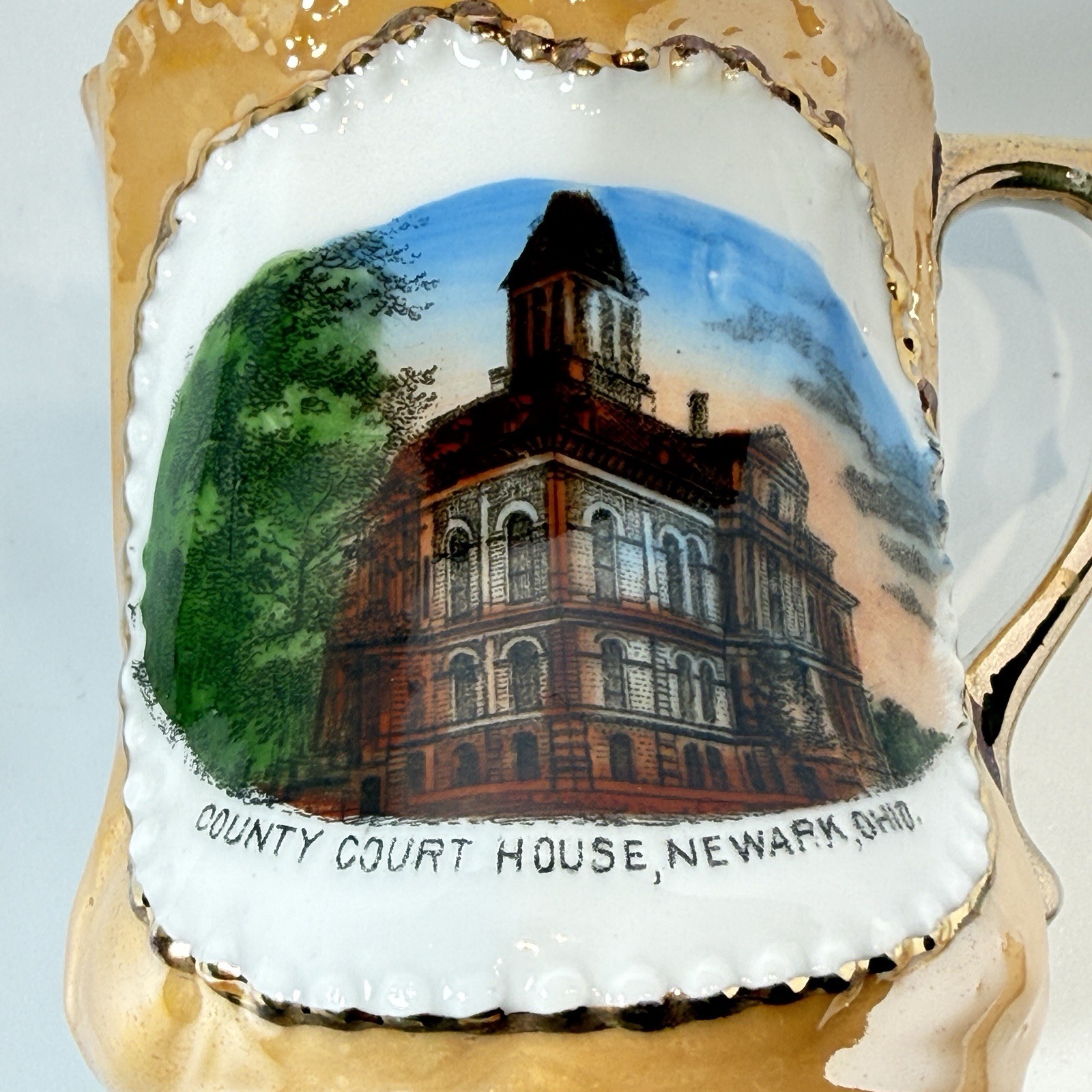NEWARK , OHIO OH – COUNTY COURT HOUSE – Antique Souvenir China Painted Cup