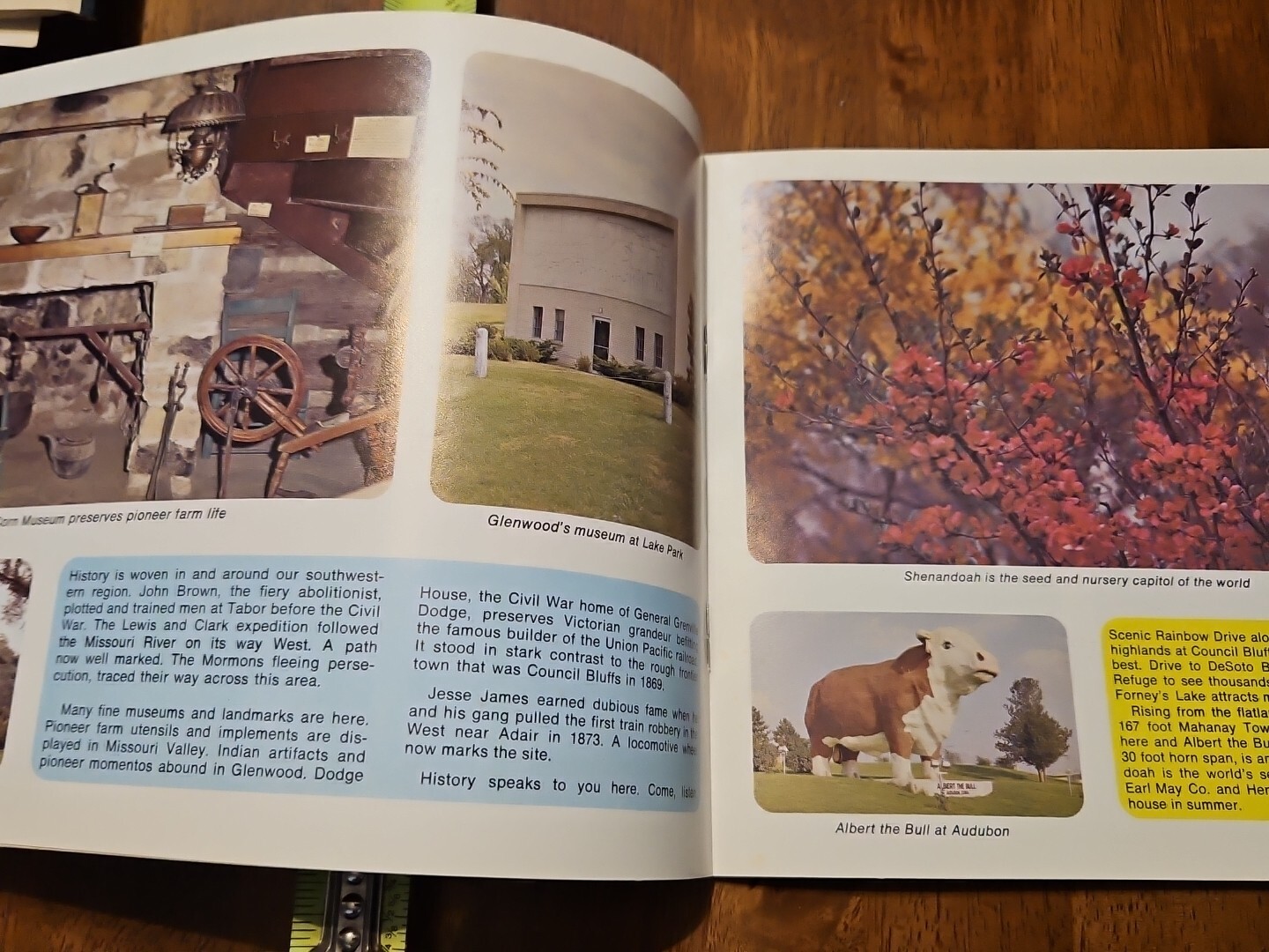 IOWA VISITORS GUIDE RARE OLD VINTAGE BOOKLET