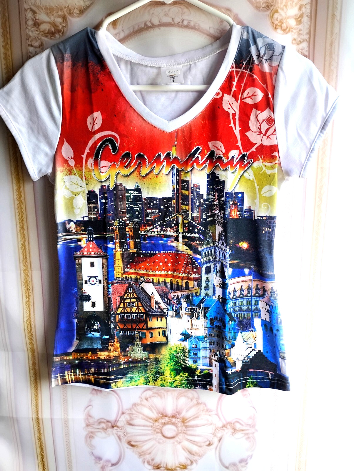 Sz.S/XS COOL T-Shirt. BLING AROUND GERMANY letters and middle all over print.