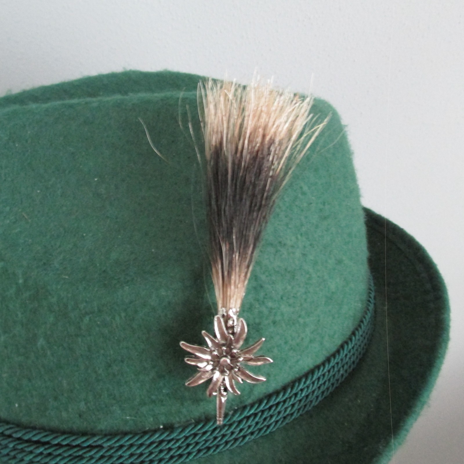 Gamsbart with Edelweiss Oktoberfest/German Hat Pin