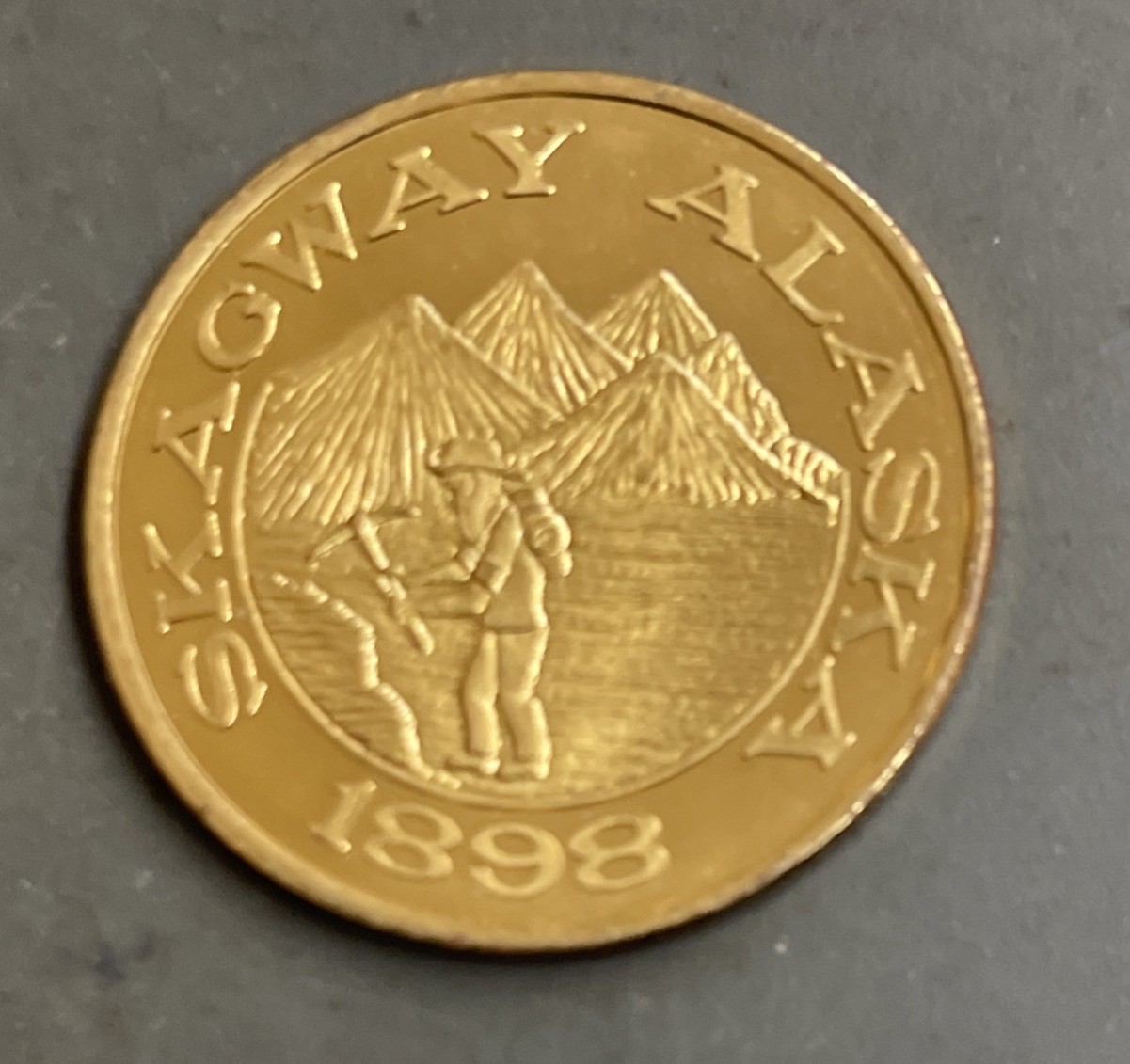 1898 SKAGWAY ALASKA UNCIRCULATED MEDAL GATEWAY TO THE KLONDIKE