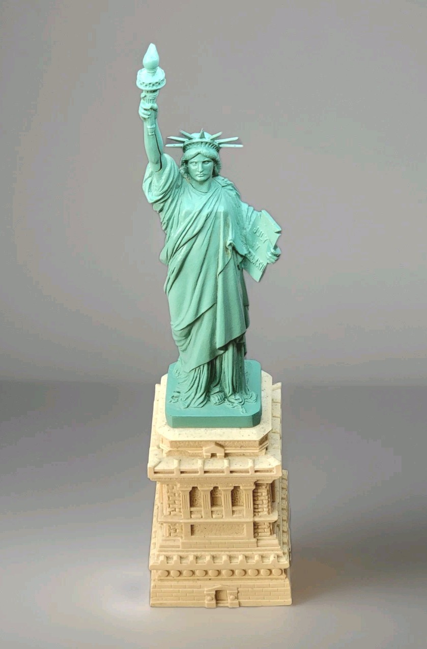 1982 SL/EIF INC Vtg 15” LADY Statue of LIBERTY 1984 Wang Jida New York
