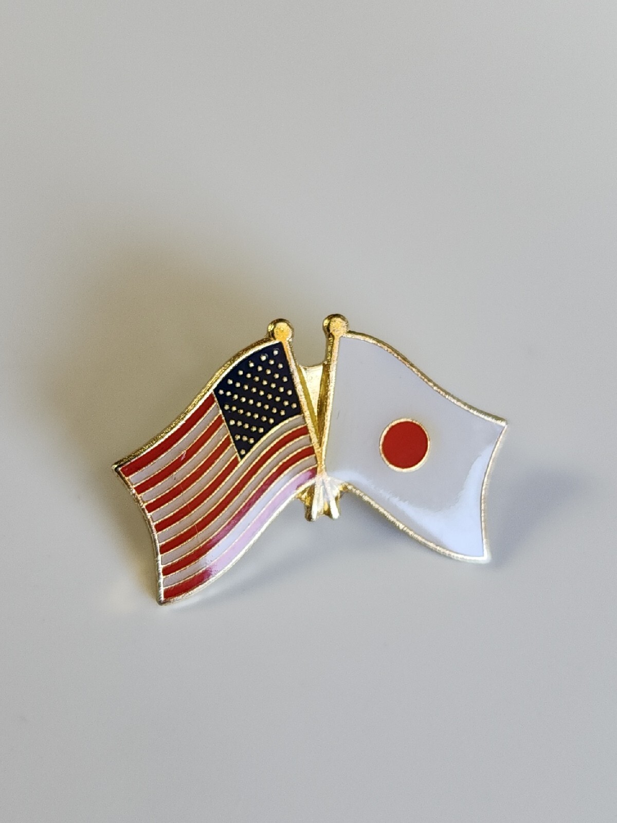 United States & Japan Friendship Crossed Flags Lapel Pin