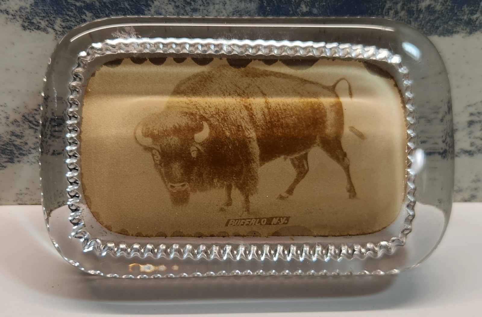 Paperweight Buffalo New York USA Souvenir Glass Vintage