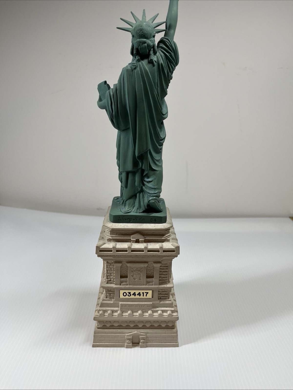 1982 SL / EIF. INC Vintage 15” Lady Statue of Liberty 1984 Wang Jida New York