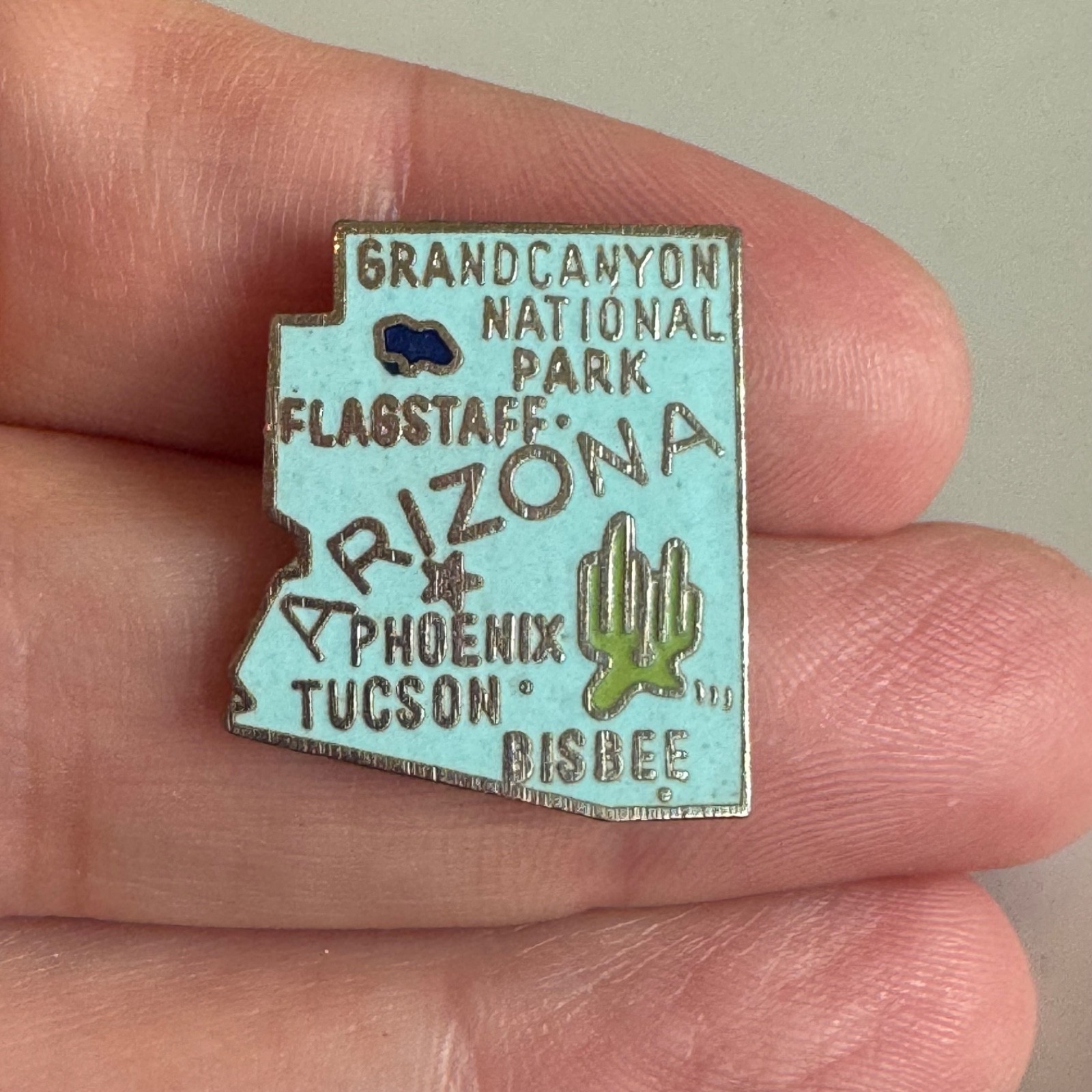 Vintage Arizona Map Tourist Enamel Lapel Pin Grand Canyon Phoenix Tucson Bisbee