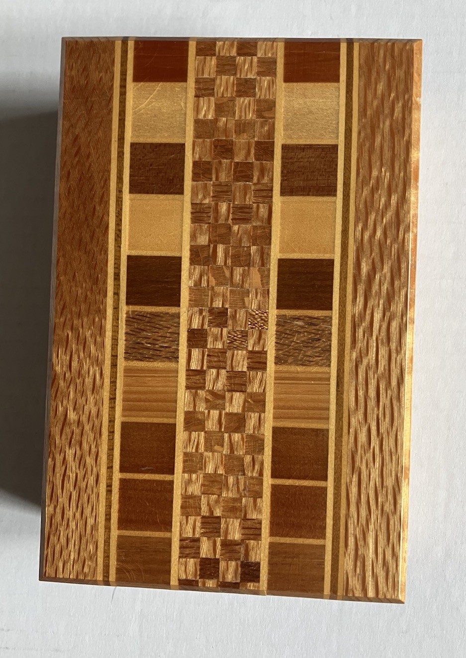 Vintage New Zealand Sovereign Woodware Handcrafted Box 20 Timbers 6 X 4 Inches