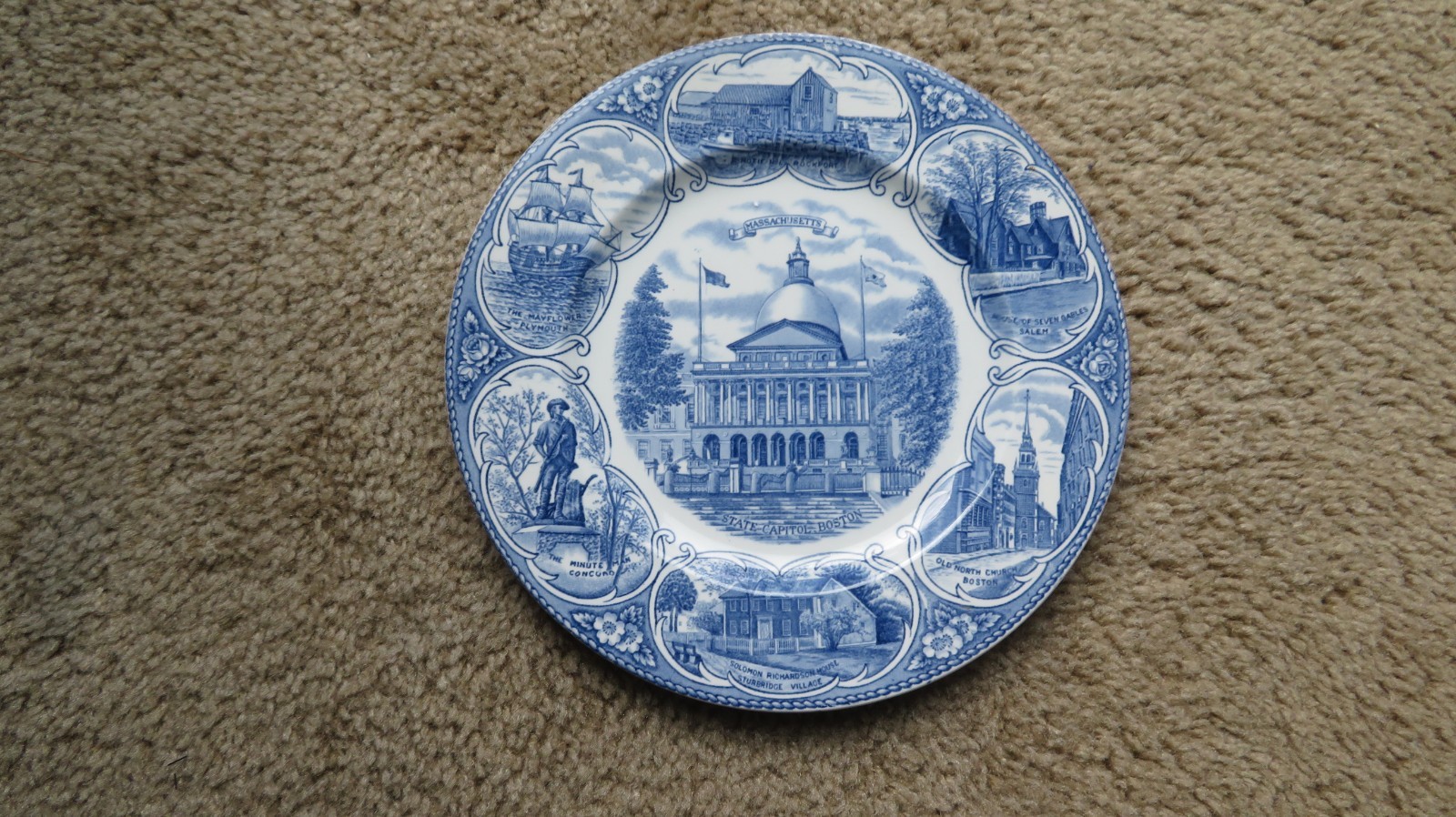 Vintage Ceramic Souvenir Massachusetts Plate 10″ Good Used Condition