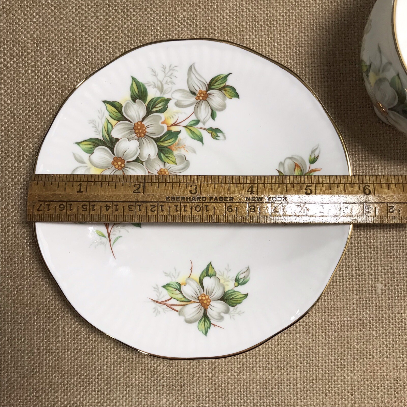 FINE BONE CHINA ELIZABETHAN DOGWOOD CUP & SAUCER ENGLAND VANCOUVER BC SOUVENIR