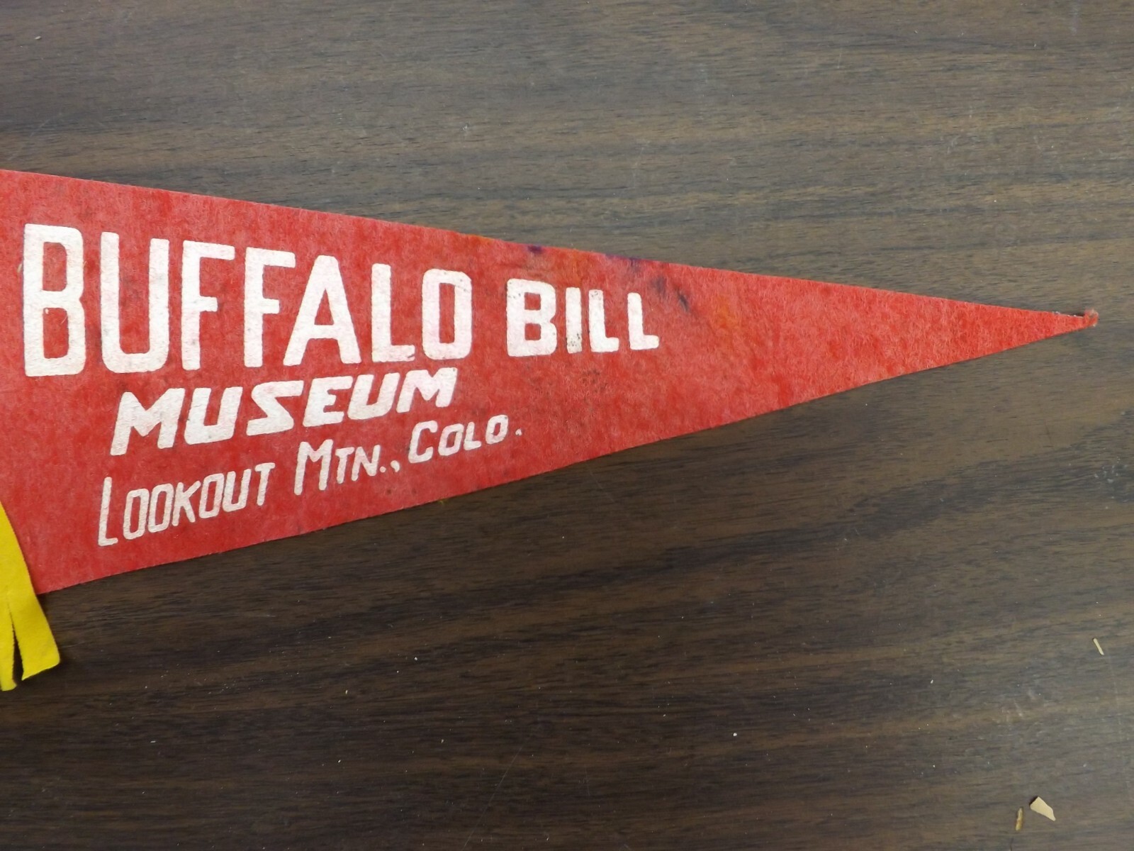 VINTAGE DATED 1970 BUFFALO BILL MUSEUM PENNANT BANNER 17″ LOOKOUT MTN. COLORADO