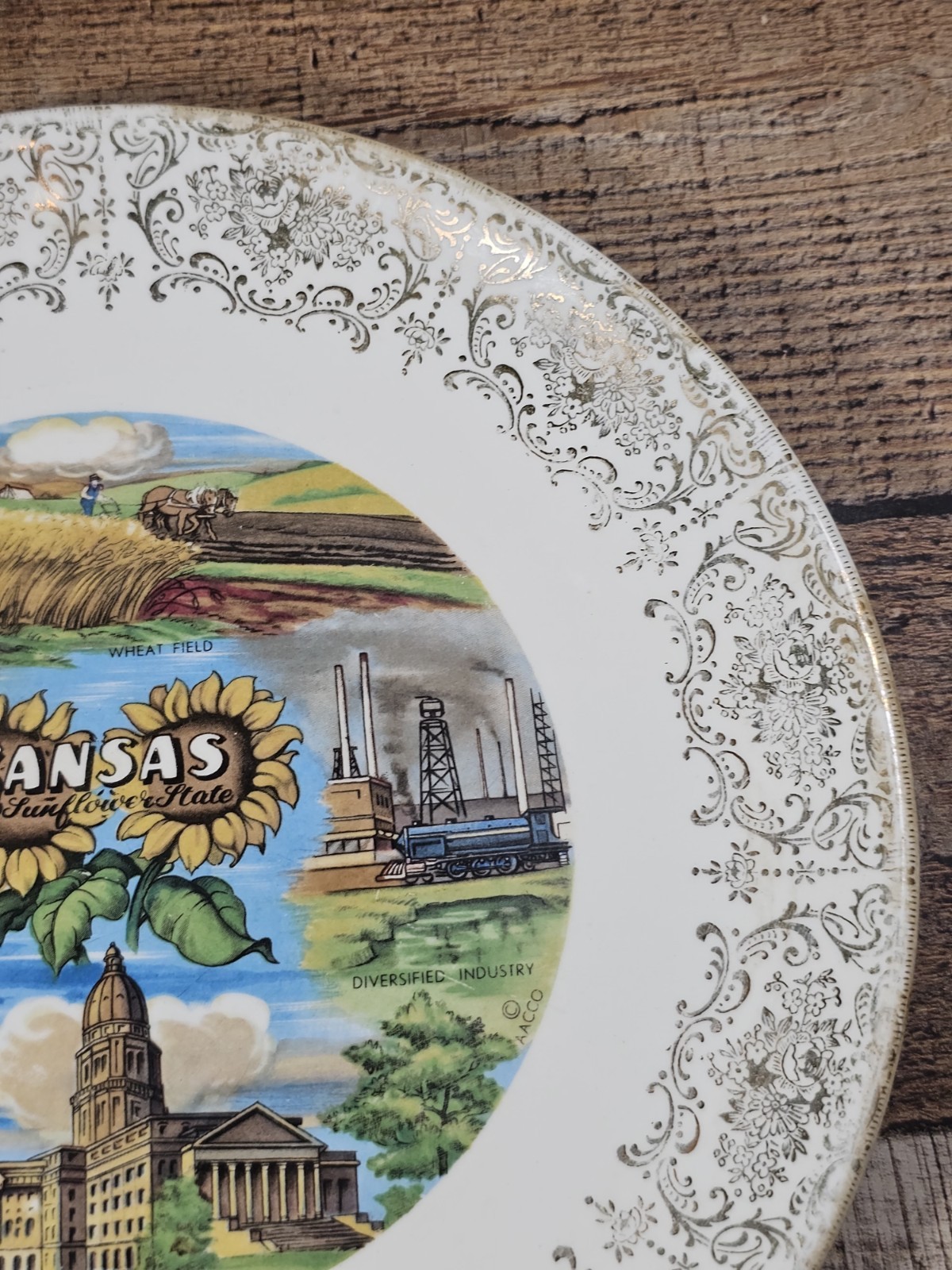 VTG Kansas Sunflower State Souvenir Plate, 9″ Goldtone Floral Border