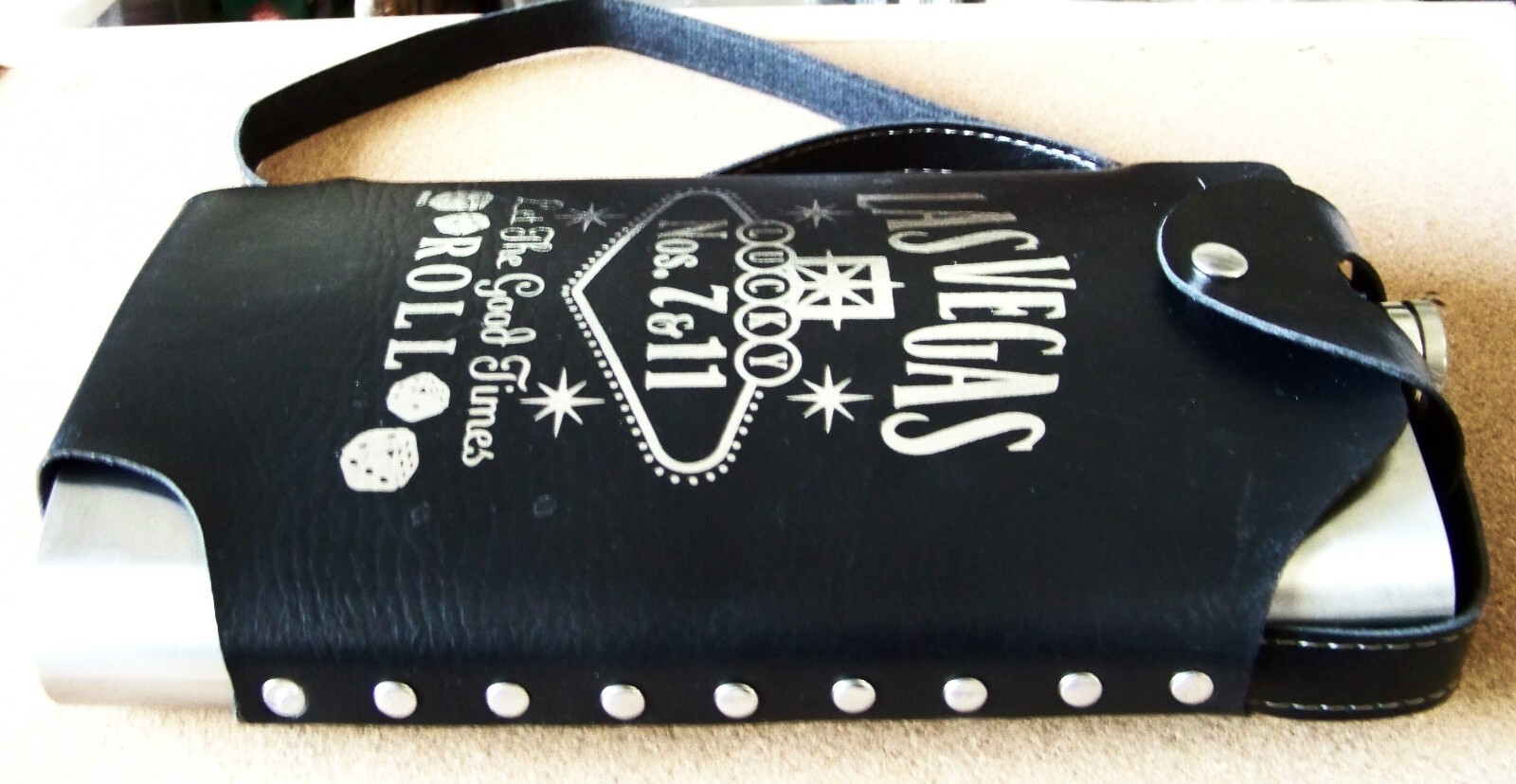 Las Vegas stainless steel flask large 64 oz with carry case & shoulder strap