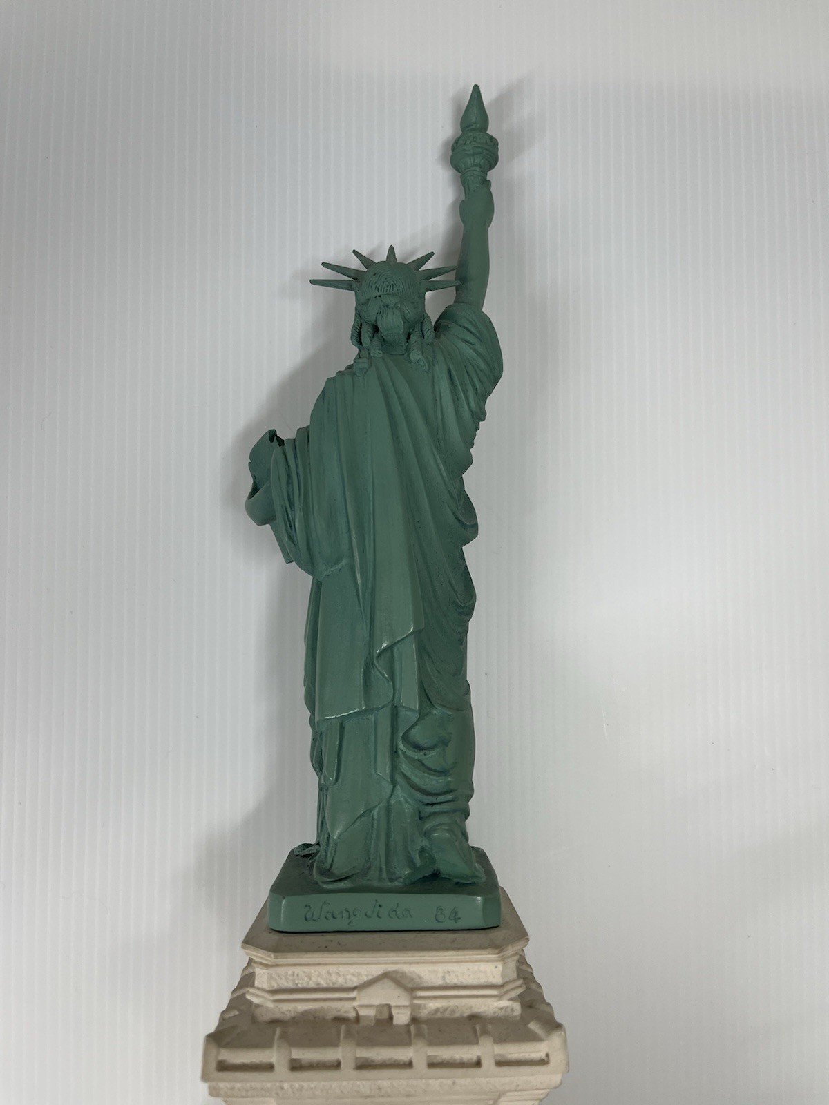 1982 SL / EIF. INC Vintage 15” Lady Statue of Liberty 1984 Wang Jida New York