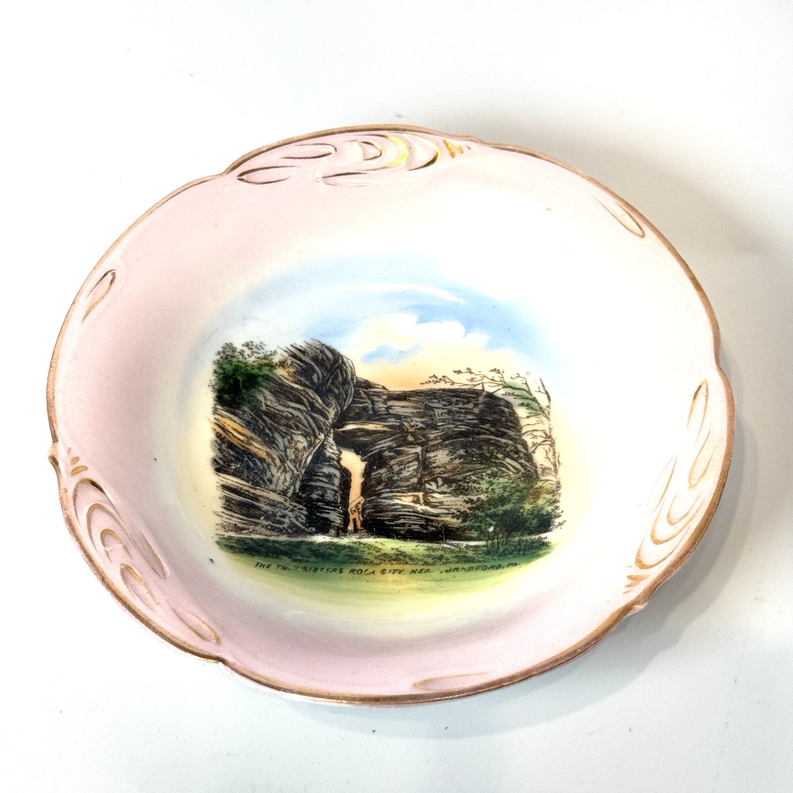 BRADFORD Pennsylvania PA Antique TWIN SISTERS Souvenir TRINKET DISH PLATE