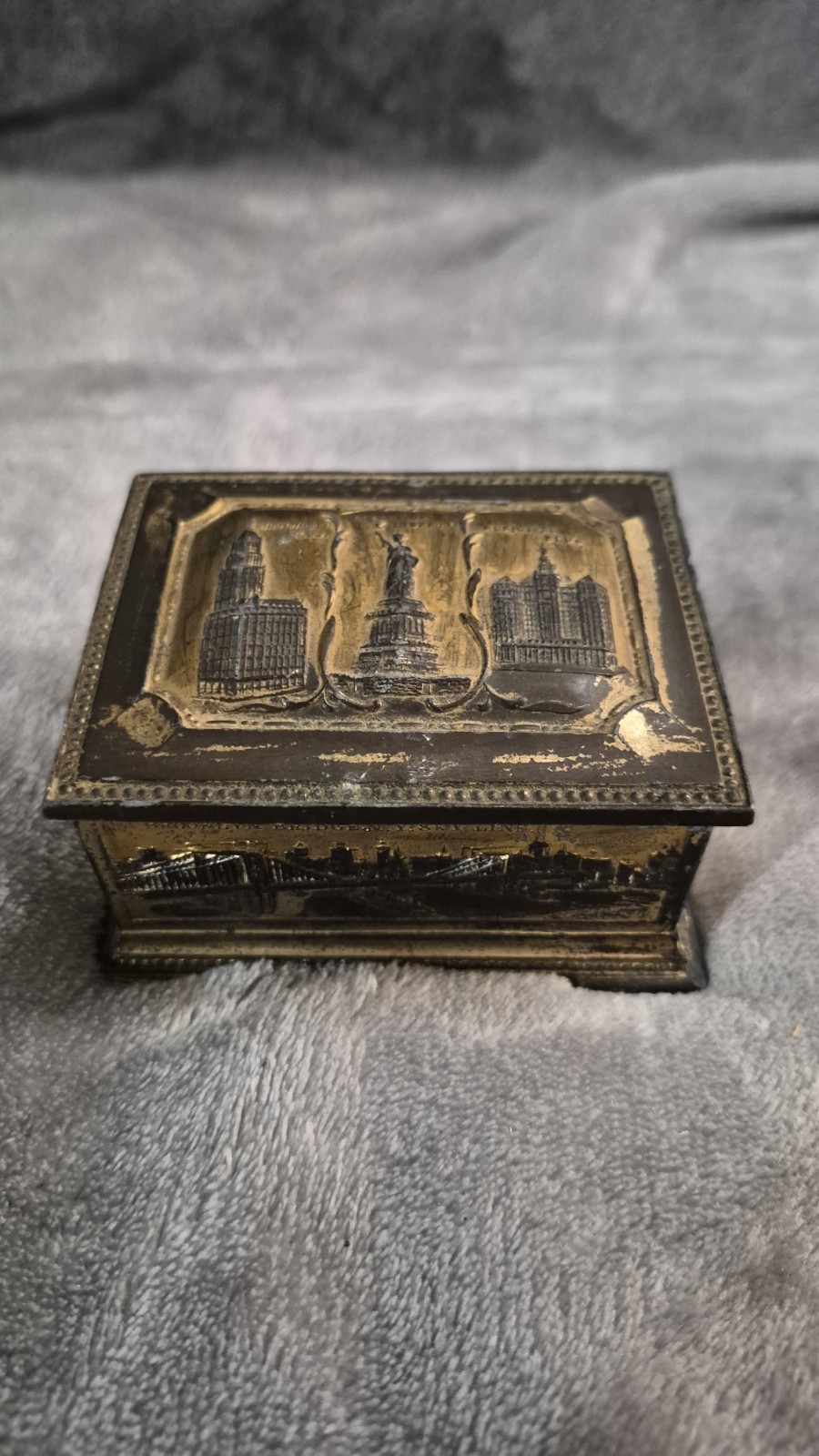 Vtg NYC Souvenir Metal Trinket Box Statue of Liberty Brooklyn Bridge Skyline…