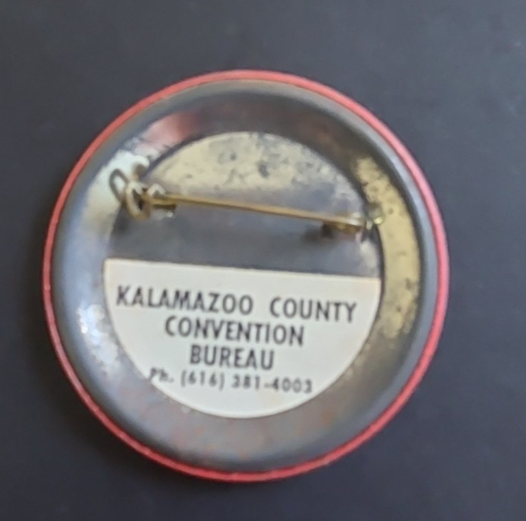‘yes, there really is a kalamazoo’ MI Michigan 2.25″ Red Yellow Button Pin