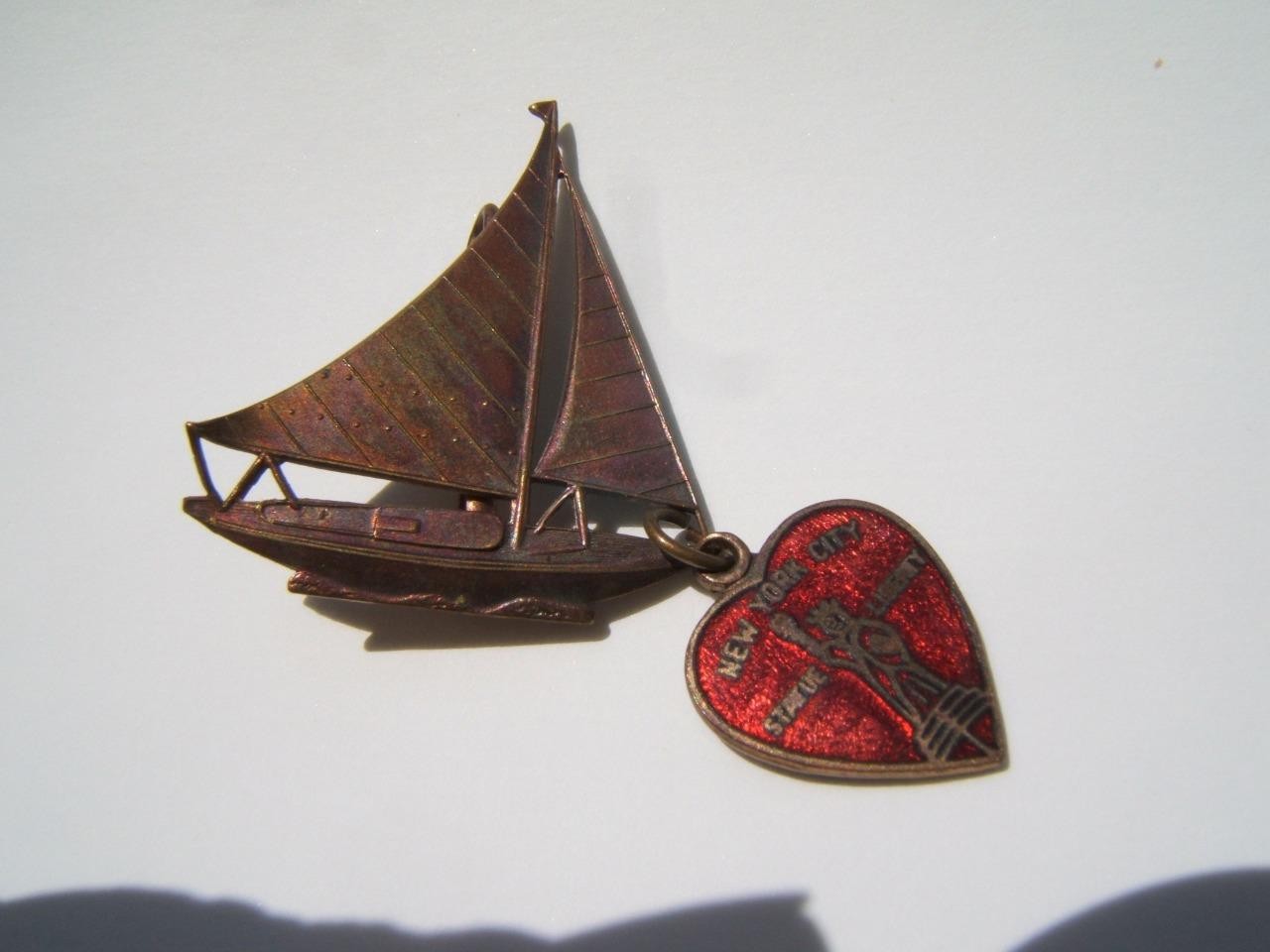 VINTAGE NEW YORK CITY STATUE OF LIBERTY COPPER SAILBOAT & RED ENAMEL HEART