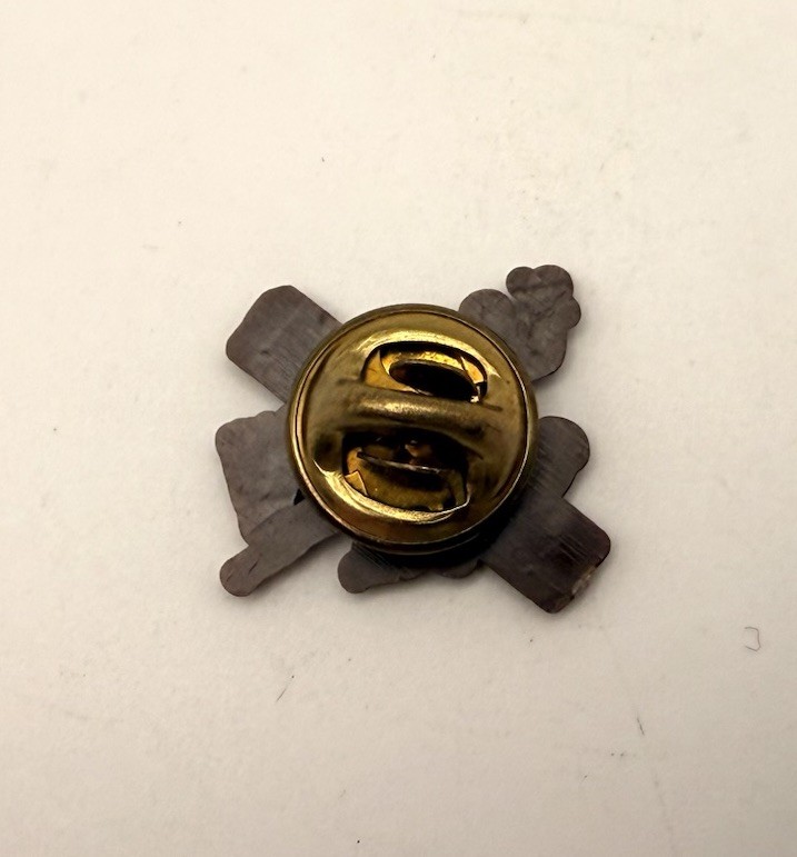 Vintage Wyoming Bucking Horse Rider Gold Tone Travel Souvenir Lapel Pin .75”