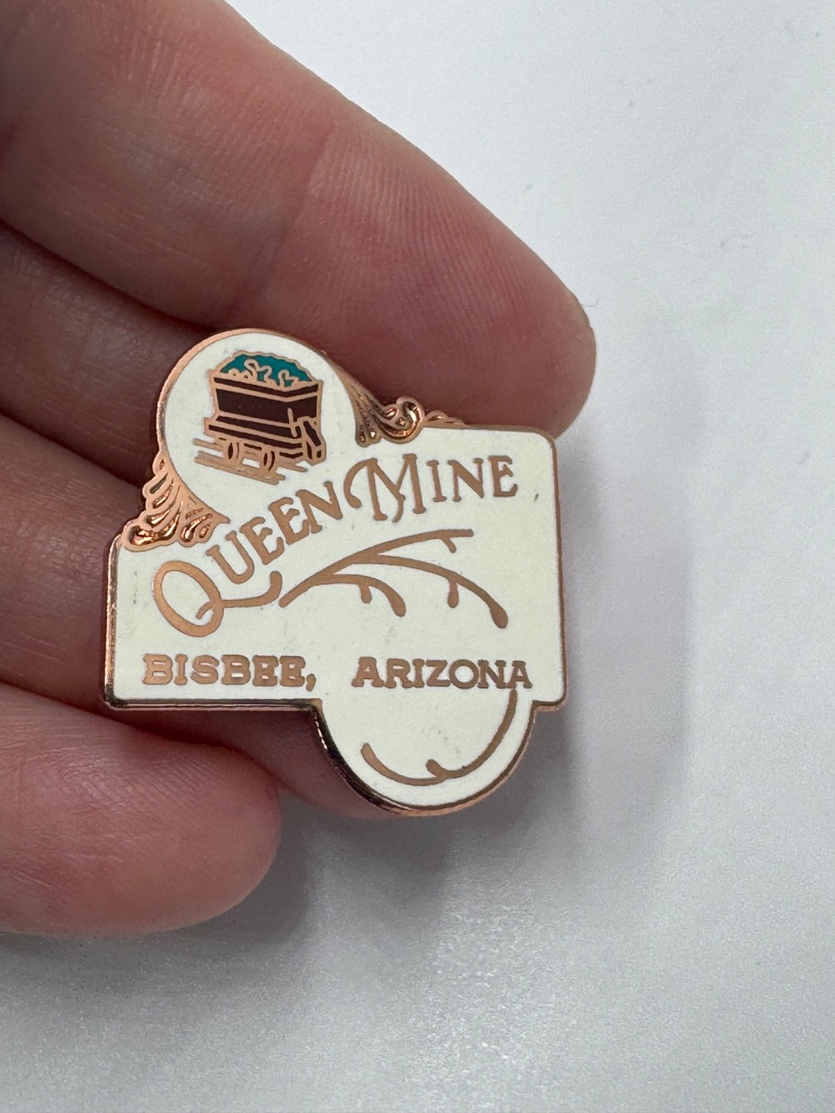 Vintage Bisbee Arizona Queen Mine Lapel Pin Ore Cart Souvenir Travel Enamel