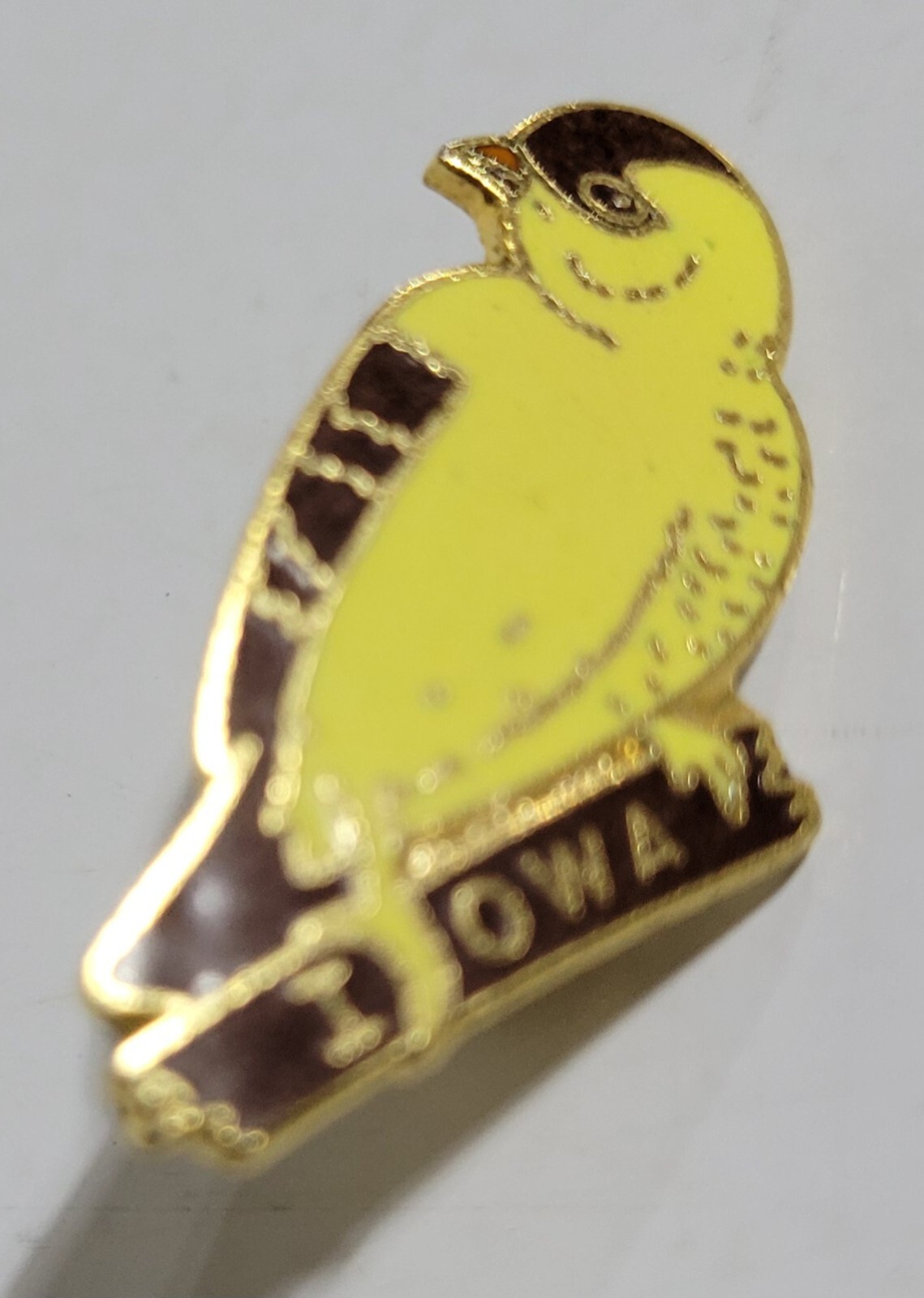 Vintage Iowa Goldfinch Pin Souvenir Enamel On Gold Tone Metal Jacket Lapel Hat