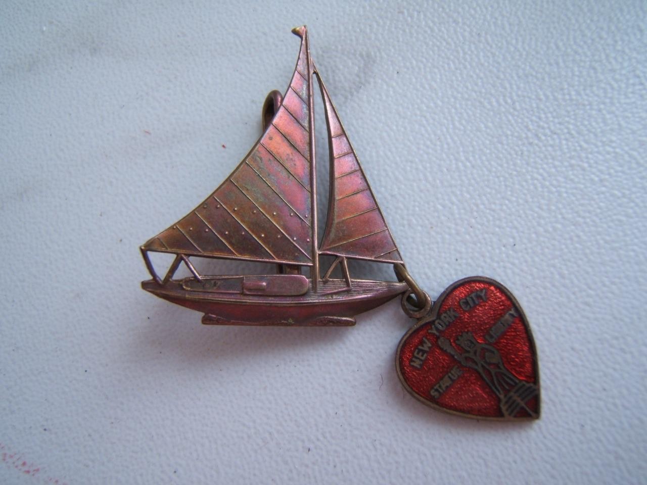 VINTAGE NEW YORK CITY STATUE OF LIBERTY COPPER SAILBOAT & RED ENAMEL HEART