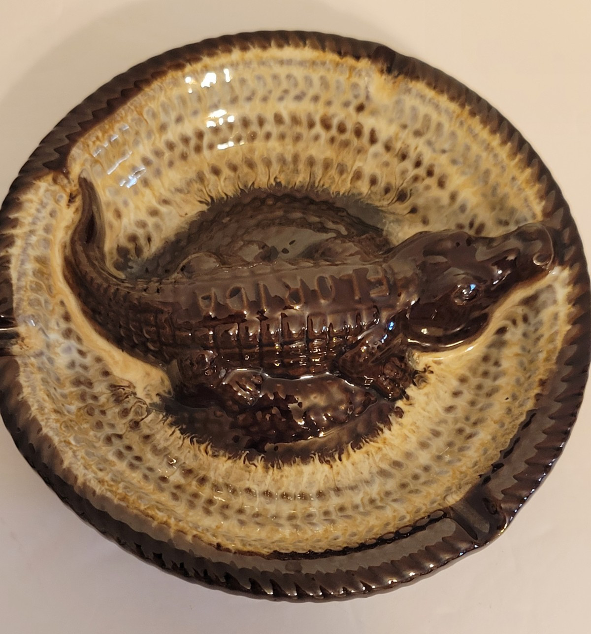 Vintage Florida Souvenir 6″ Round Ash Tray with Gator Made in Japan