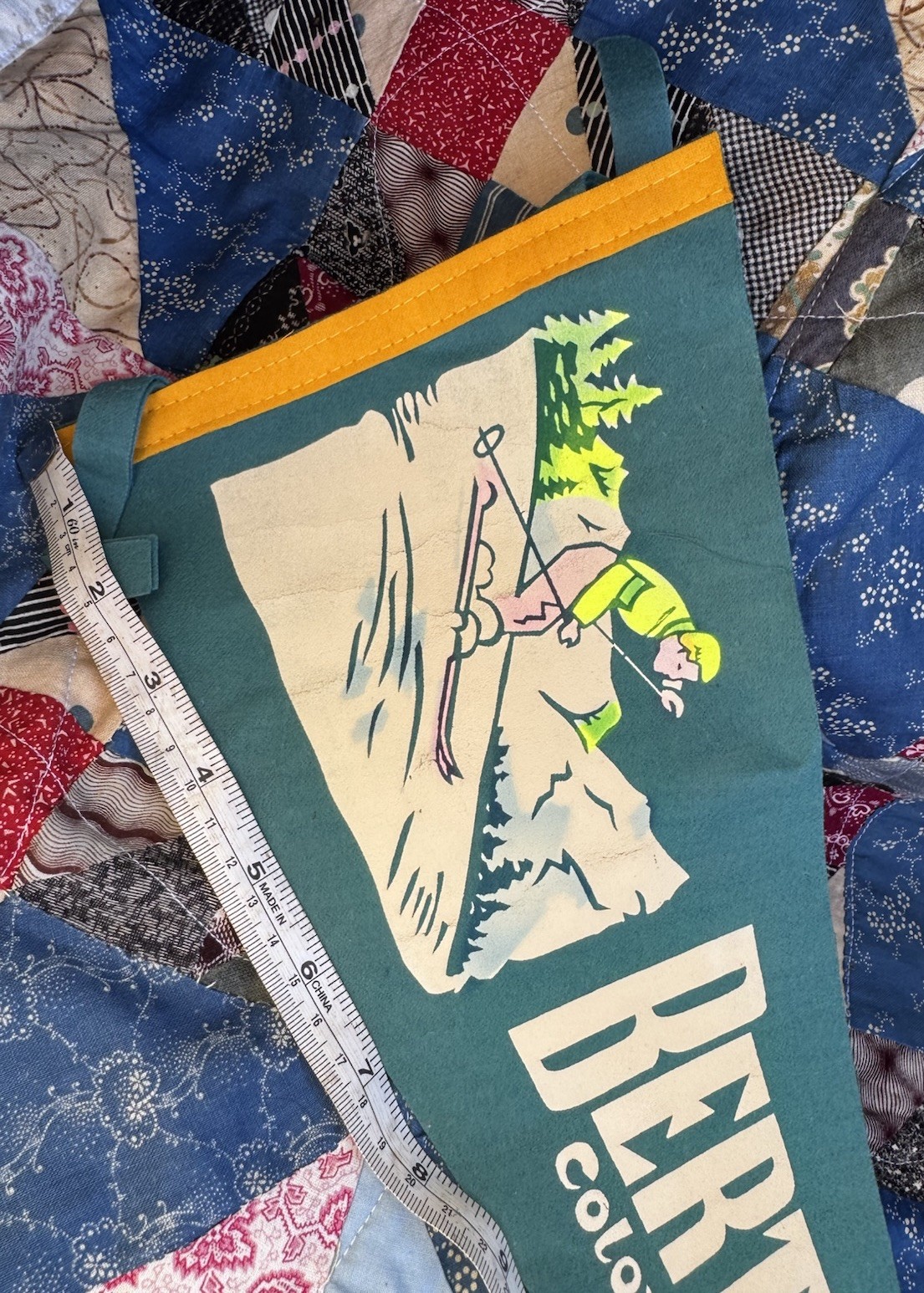 2 Colorado Vintage Souvenir Felt Pennants Skiing Berthoud Pass & Lookout Mtn