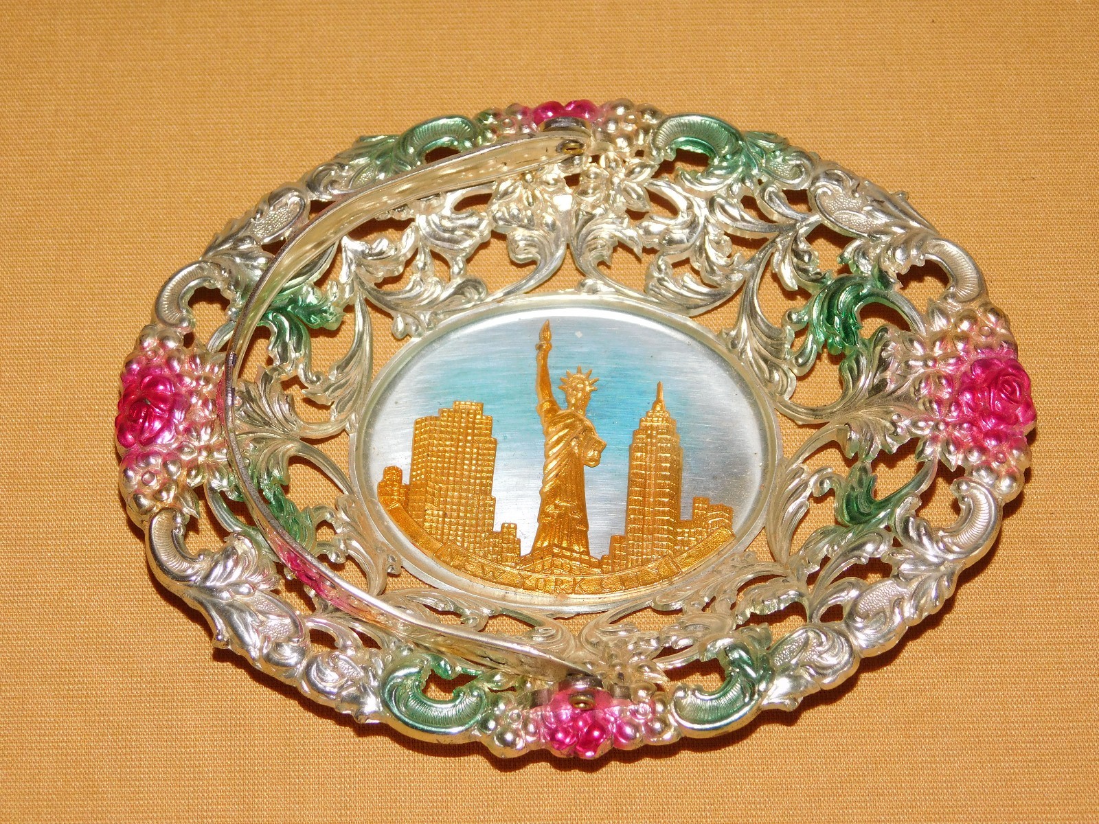 VINTAGE KT NEW YORK CITY STATUE OF LIBERTY EMPIRE STATE BLDG METAL HANDLED TRAY