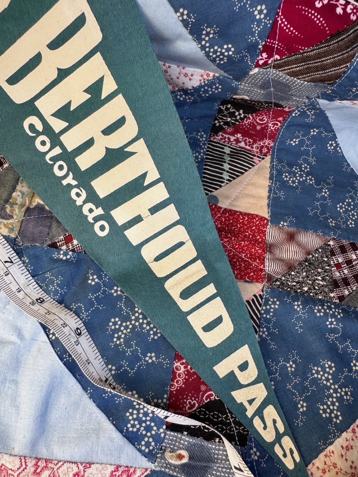 2 Colorado Vintage Souvenir Felt Pennants Skiing Berthoud Pass & Lookout Mtn