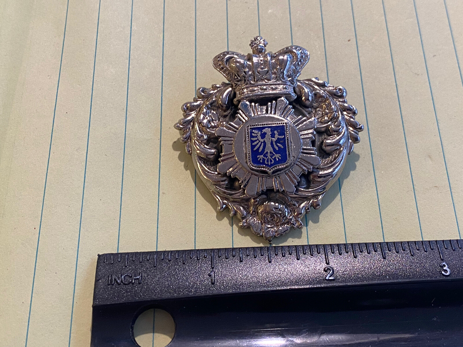 UNKNOWN MEDAL EMBLEM PIN – COAT OF ARMS CREST OF POLAND? POLISH PIN MEDAL