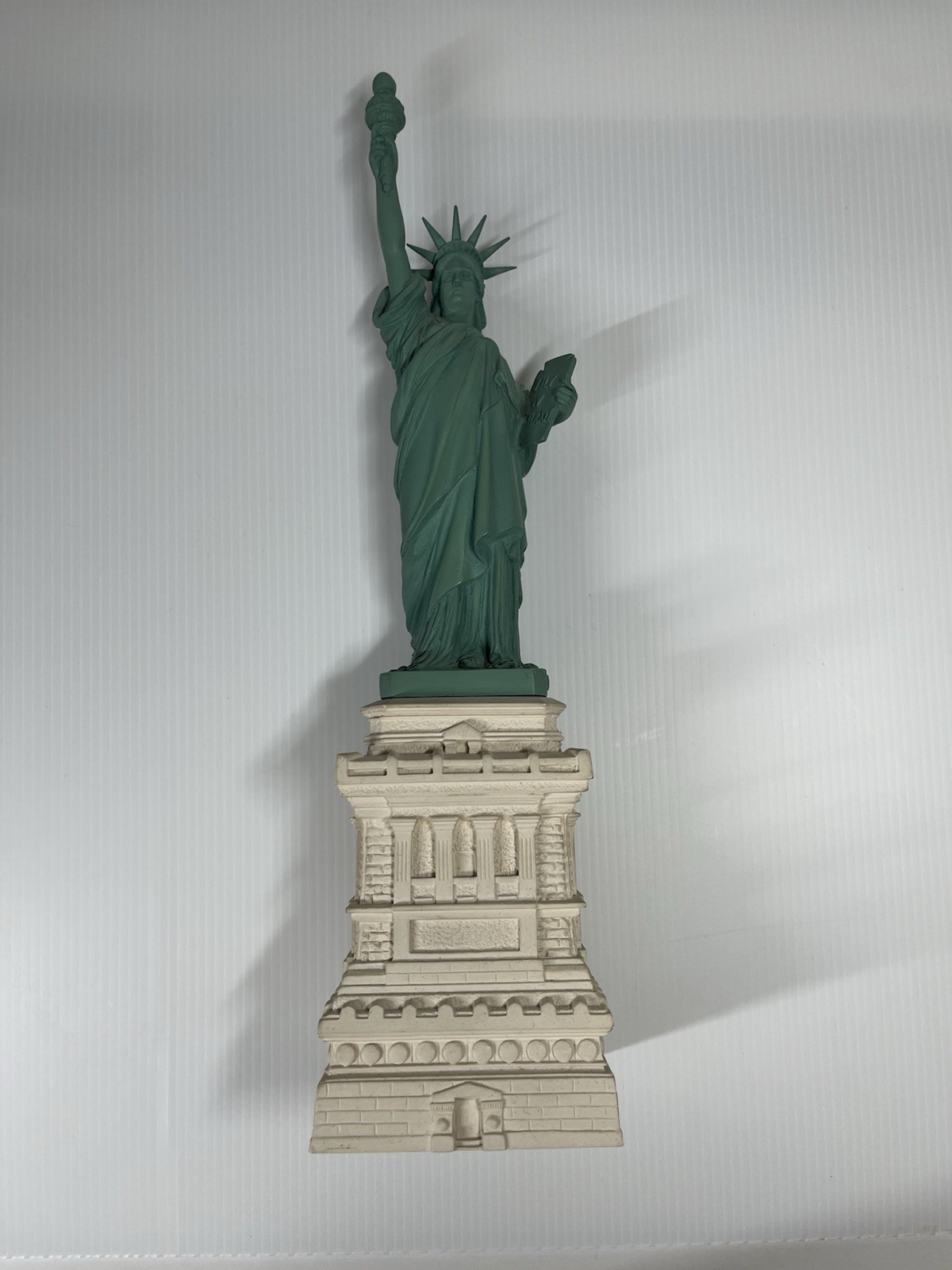 1982 SL / EIF. INC Vintage 15” Lady Statue of Liberty 1984 Wang Jida New York