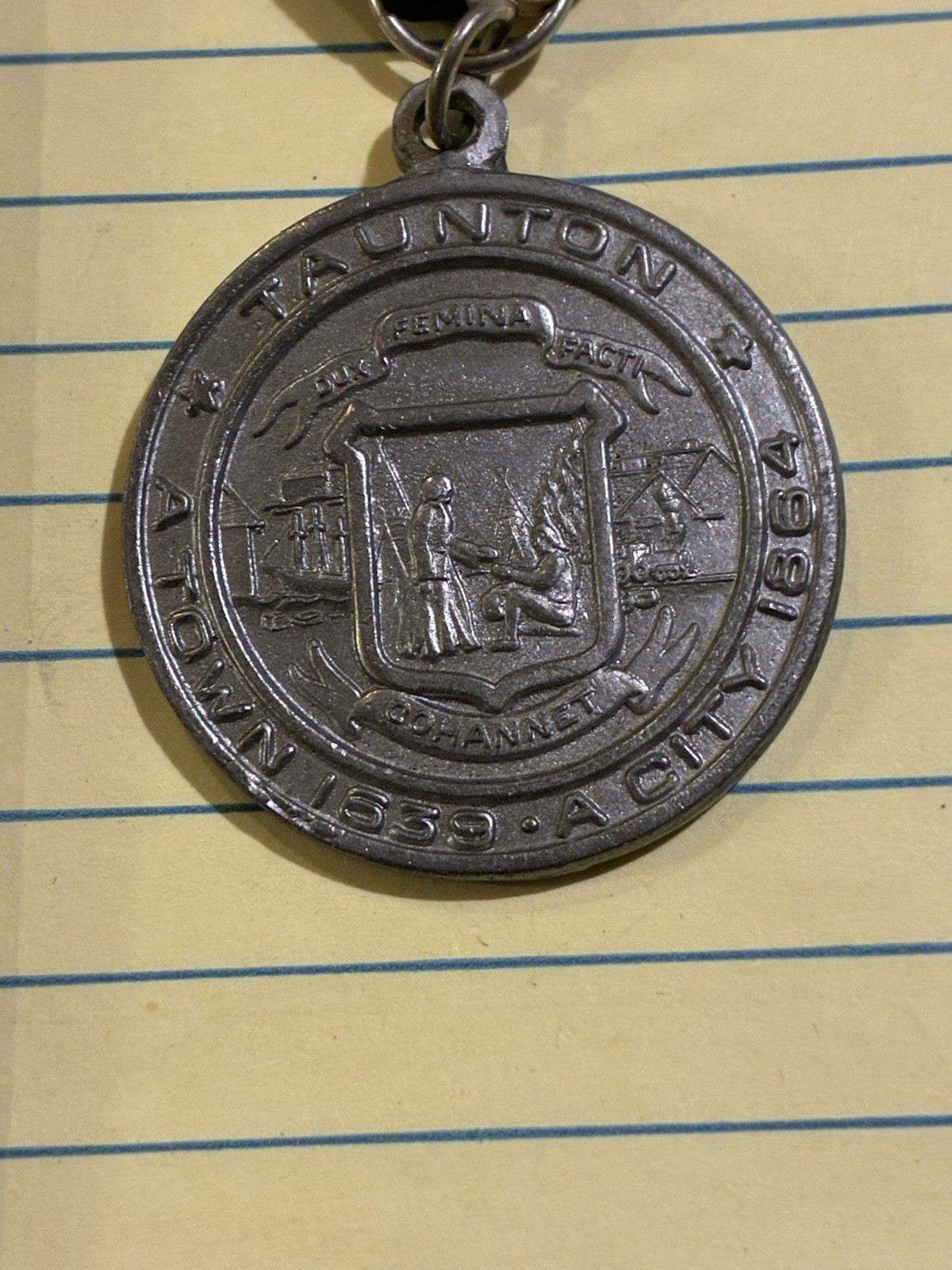 1976 BICENTENNIAL MEDAL TAUNTON MASSACHUSETTS -LIBERTY & UNION FLAG FIRST RAISED