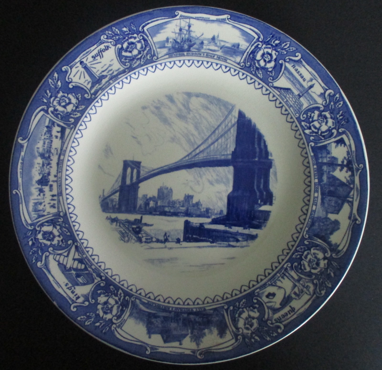 1936 Souvenir Wedgwood Plate Tercentenary Long Island New York Brooklyn Bridge