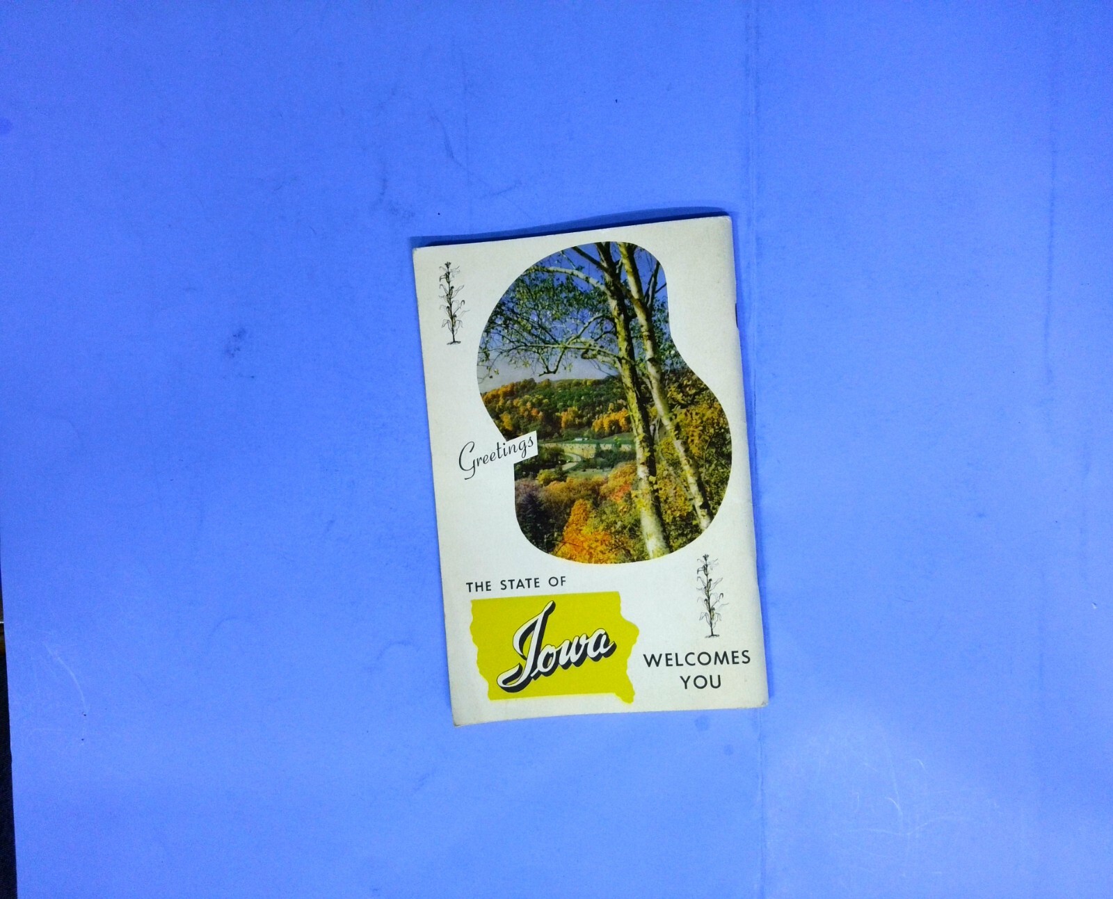 1959 Iowa Welcomes You Hawkeye State 96 color & B/W photos mini booklet book